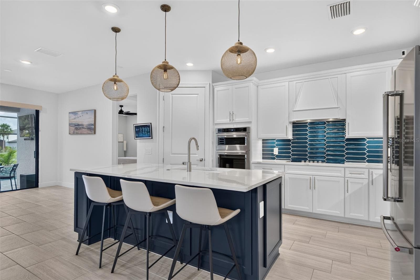 Single Family Residence at 704 PINTAIL CV, BRADENTON, photo 7 of 86