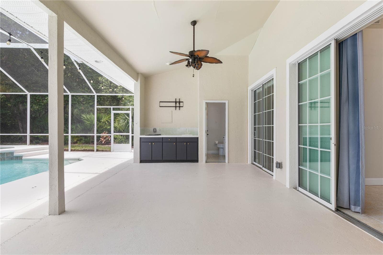 Single Family Residence at 9 VIA VERONA, PALM COAST, FL, photo 38 of 91