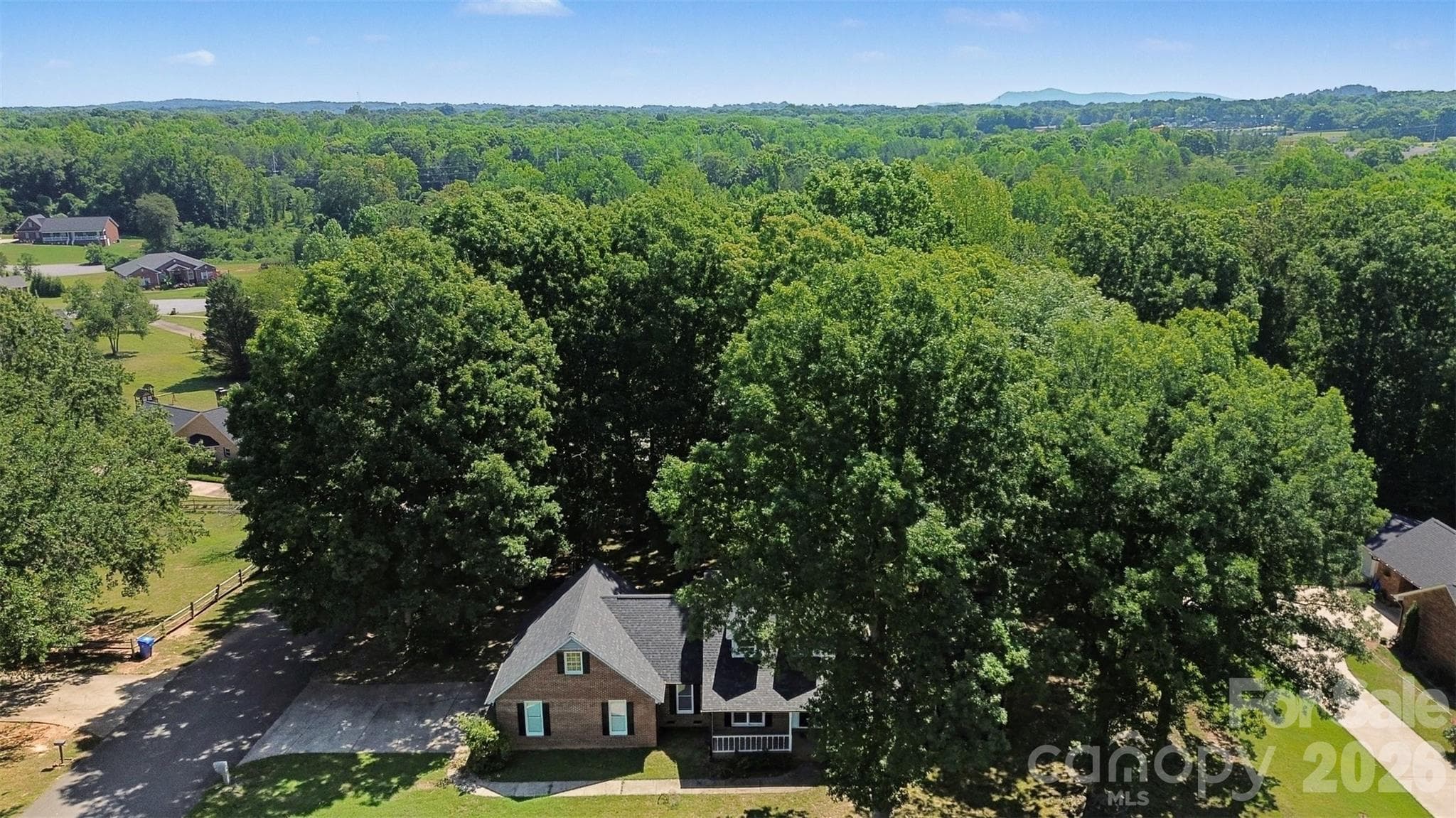 Single Family Residence at 121 Country Creek Drive, Kings Mountain, photo 7 of 33