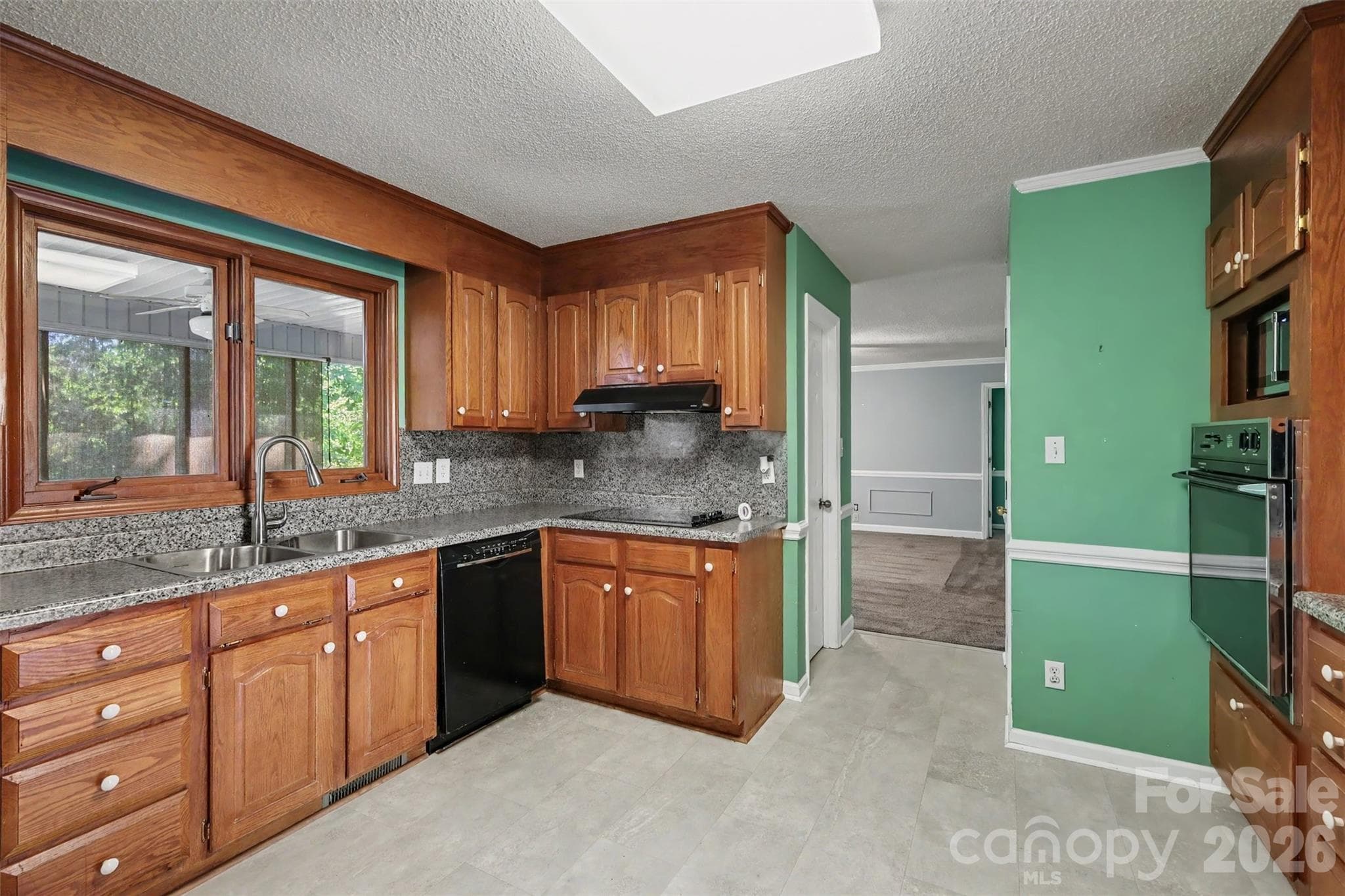 Single Family Residence at 121 Country Creek Drive, Kings Mountain, photo 15 of 33