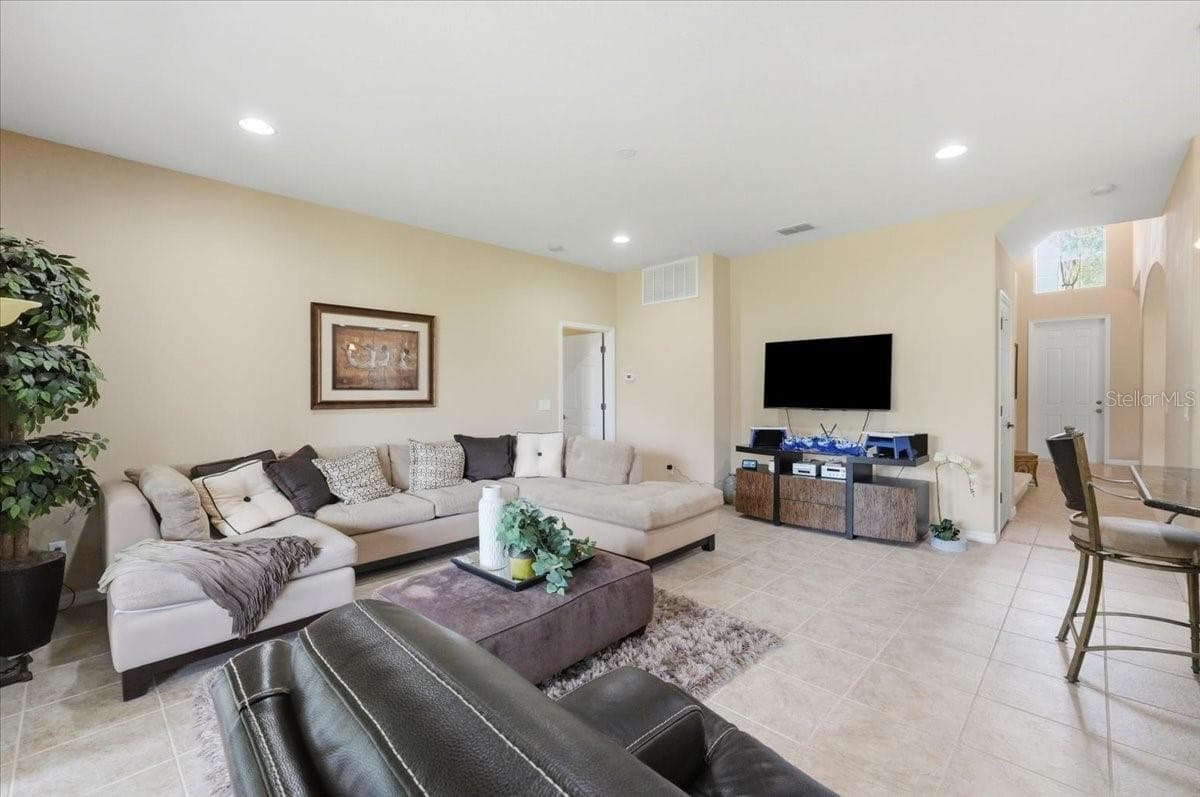 Single Family Residence at 268 OAK LANDING LN, MULBERRY, photo 9 of 60