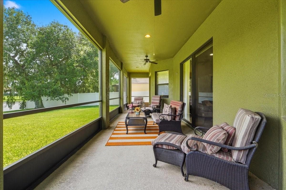 Patio - 268 OAK LANDING LN, MULBERRY