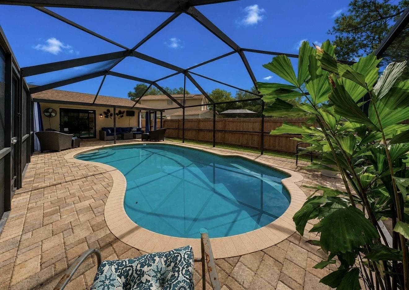 Single Family Residence at 1005 HIGHGROVE CT, VALRICO, photo 3 of 36