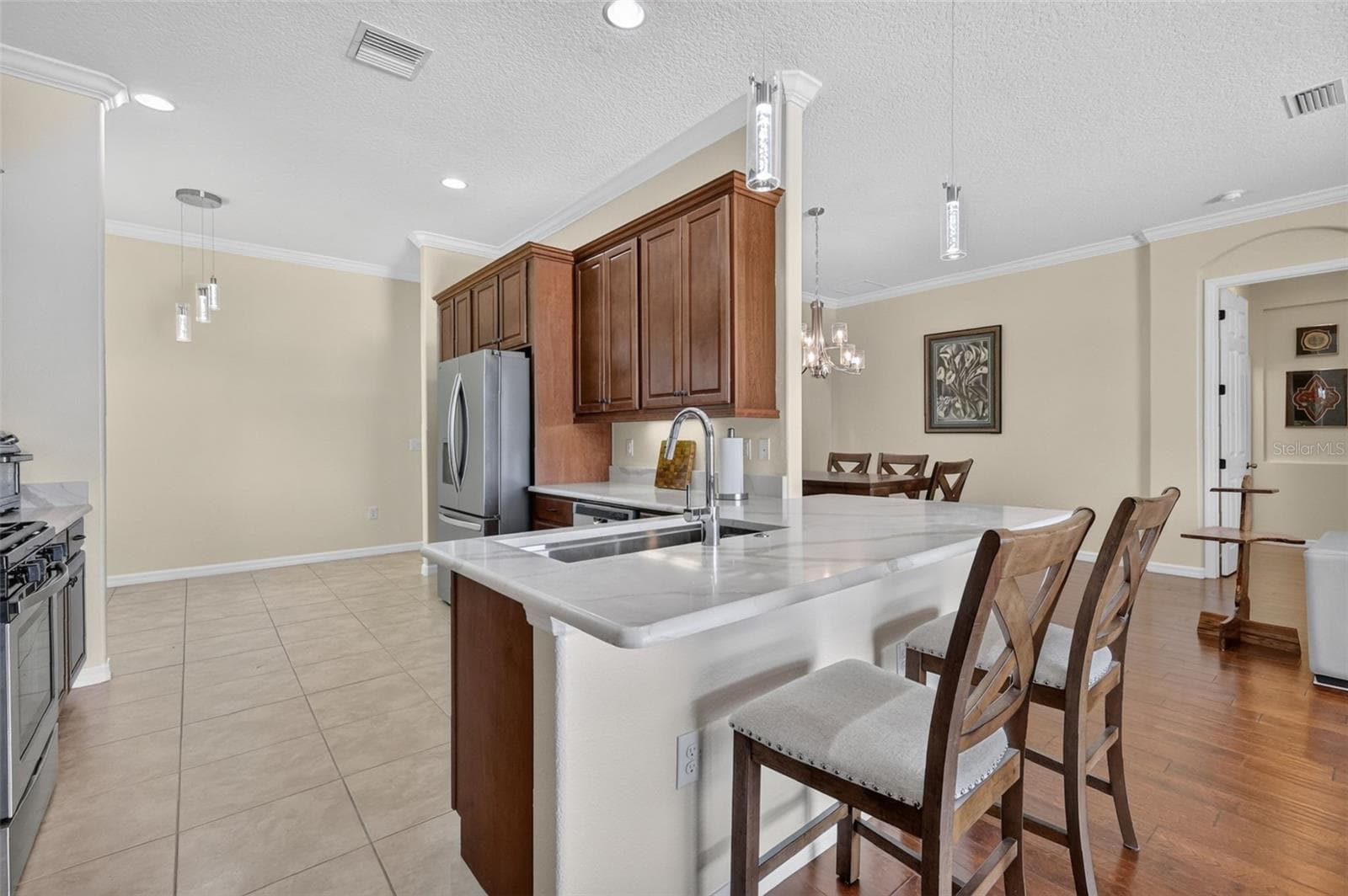 Single Family Residence at 8716 BRIDGEPORT BAY CIR, MOUNT DORA, photo 11 of 44