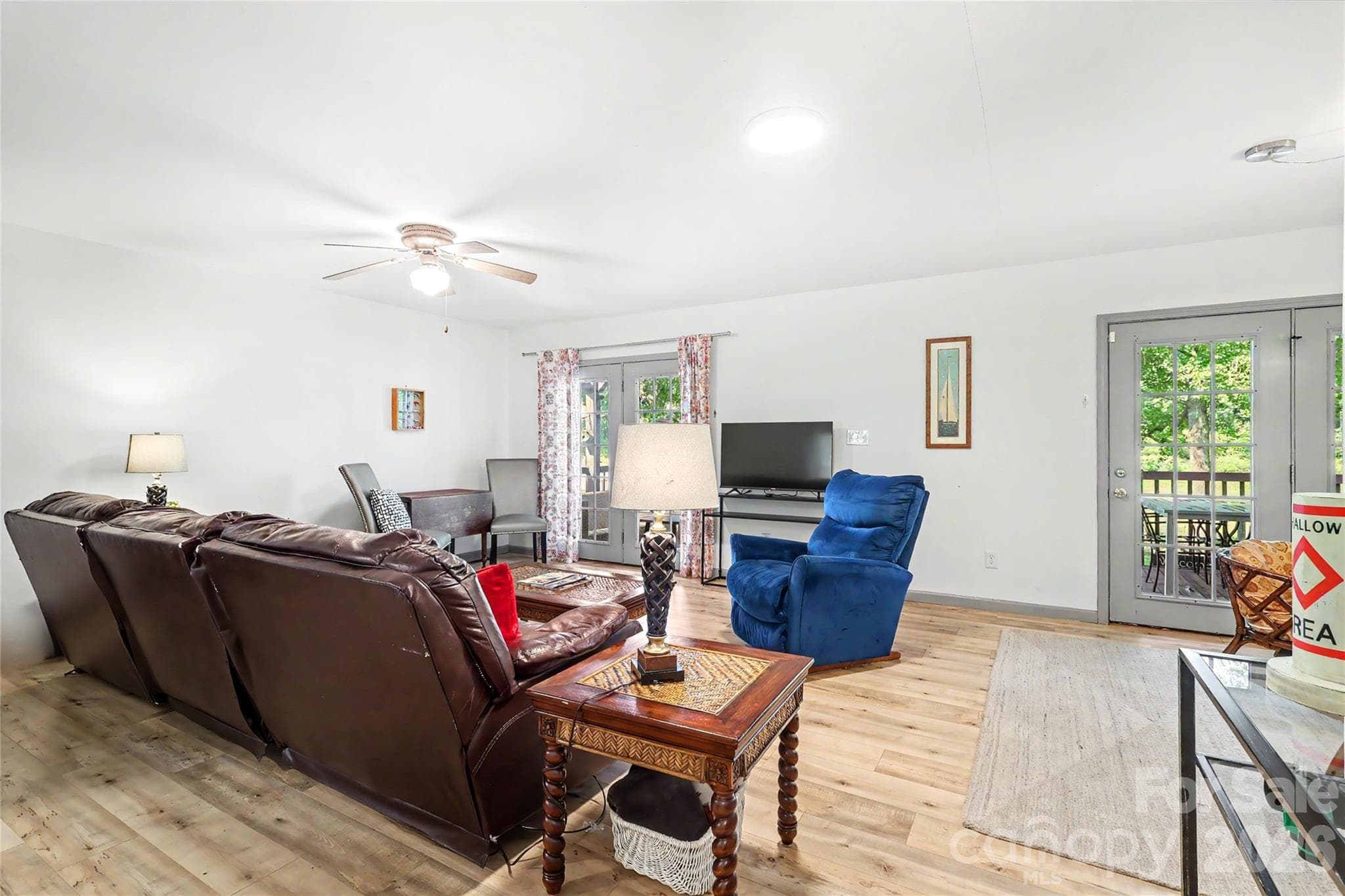 Single Family Residence at 294 Riverview Boulevard, Lexington, photo 6 of 43