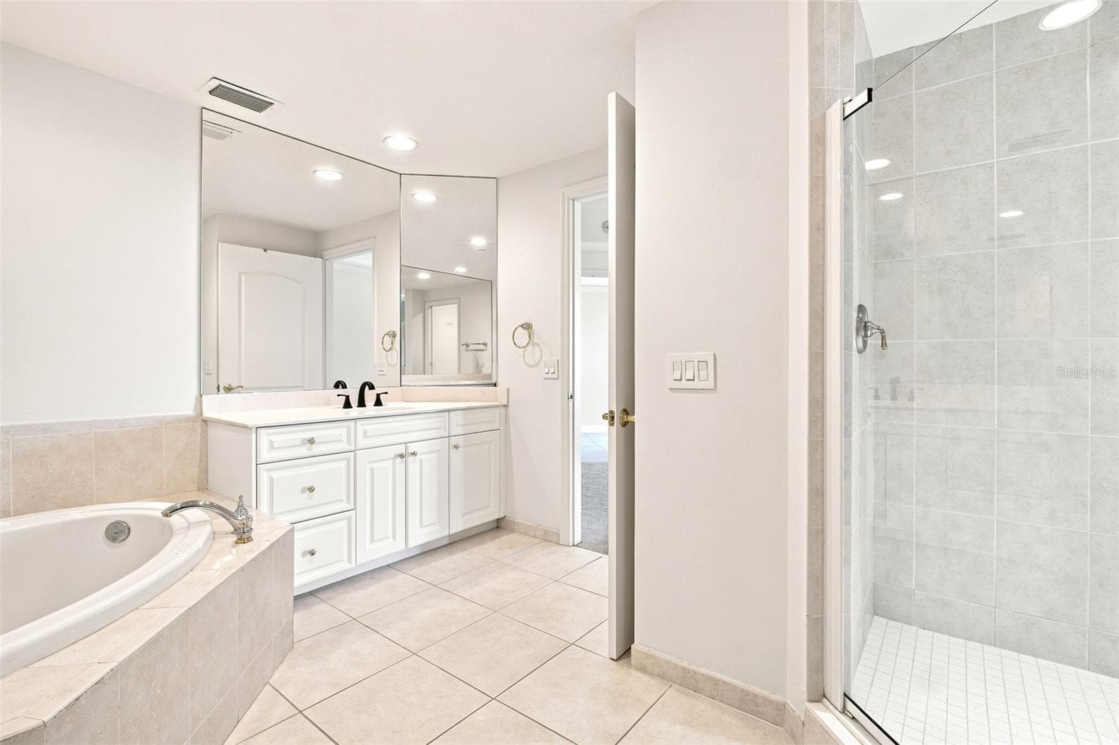 Condominium at 100 BEACH DR NE #1501, ST PETERSBURG, photo 36 of 86