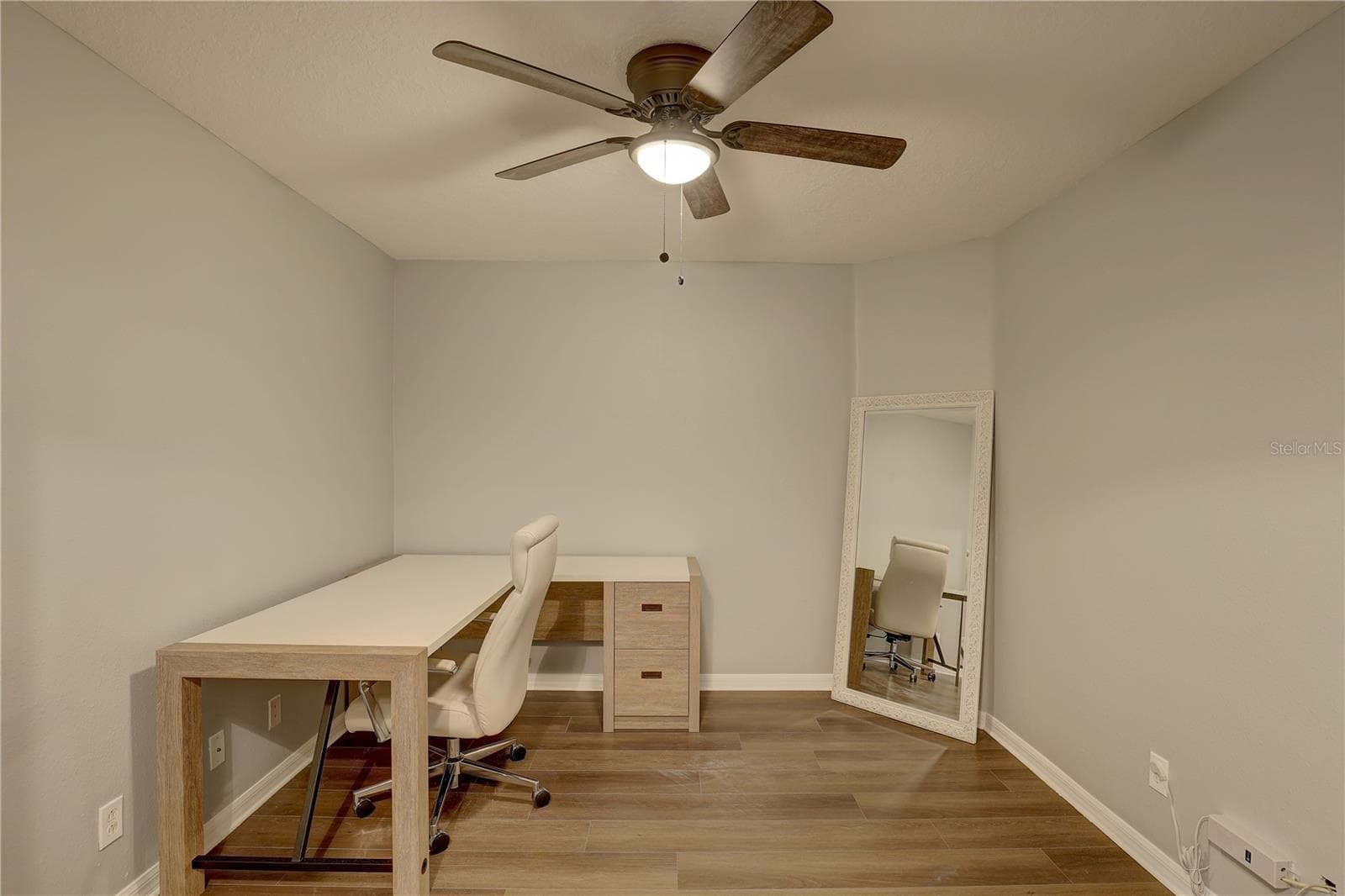 Townhouse at 9516 CHARLESBERG DR, TAMPA, photo 17 of 42