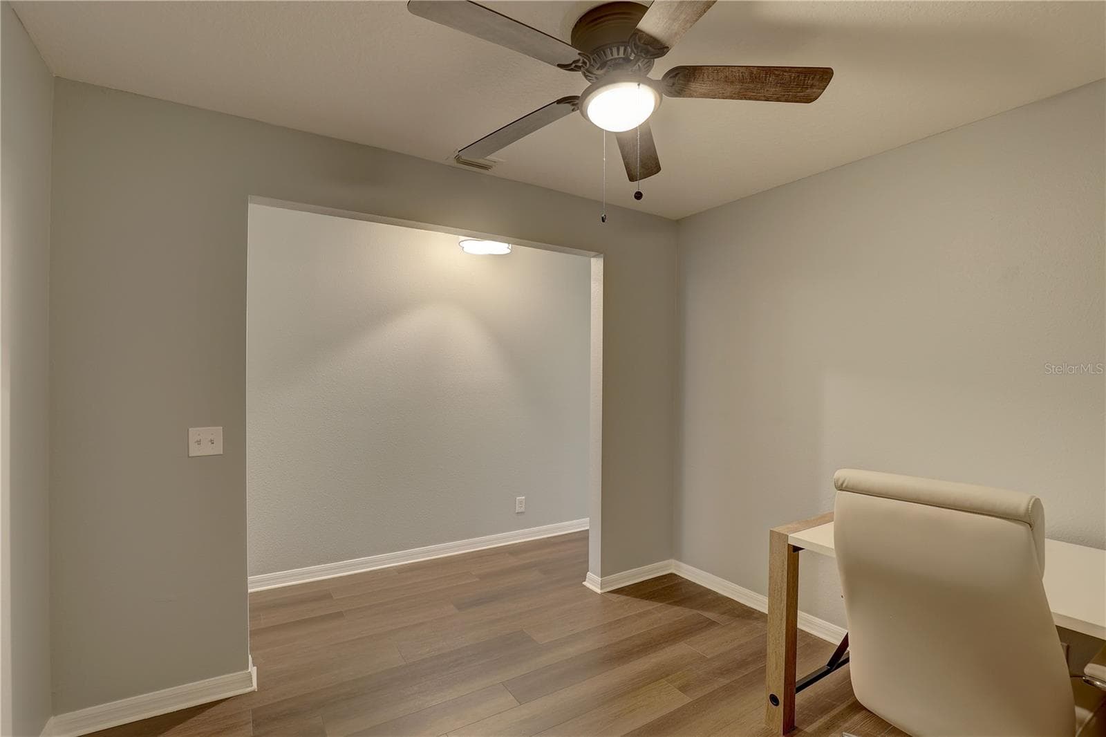 Townhouse at 9516 CHARLESBERG DR, TAMPA, photo 18 of 42