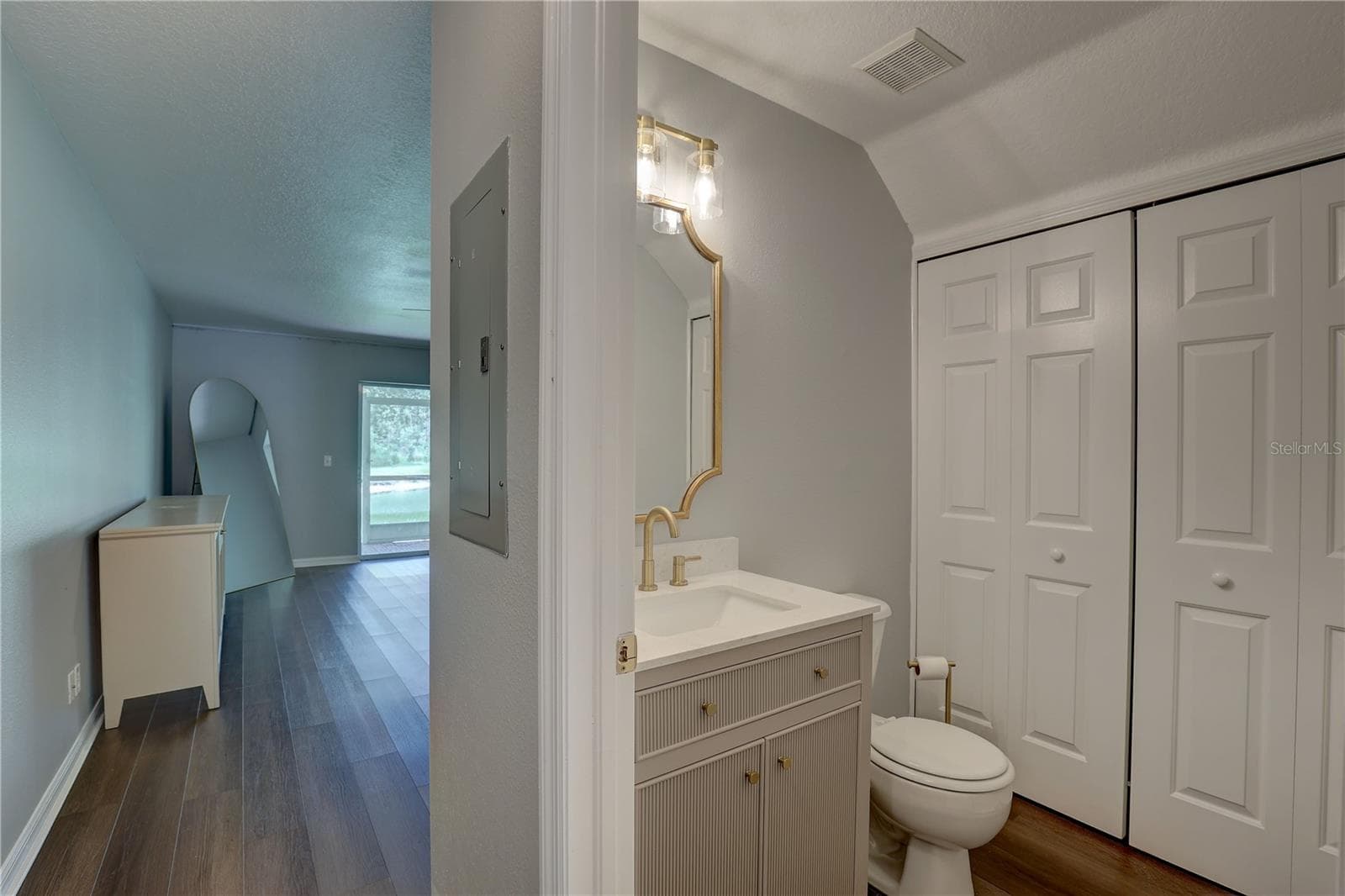 Townhouse at 9516 CHARLESBERG DR, TAMPA, photo 23 of 42