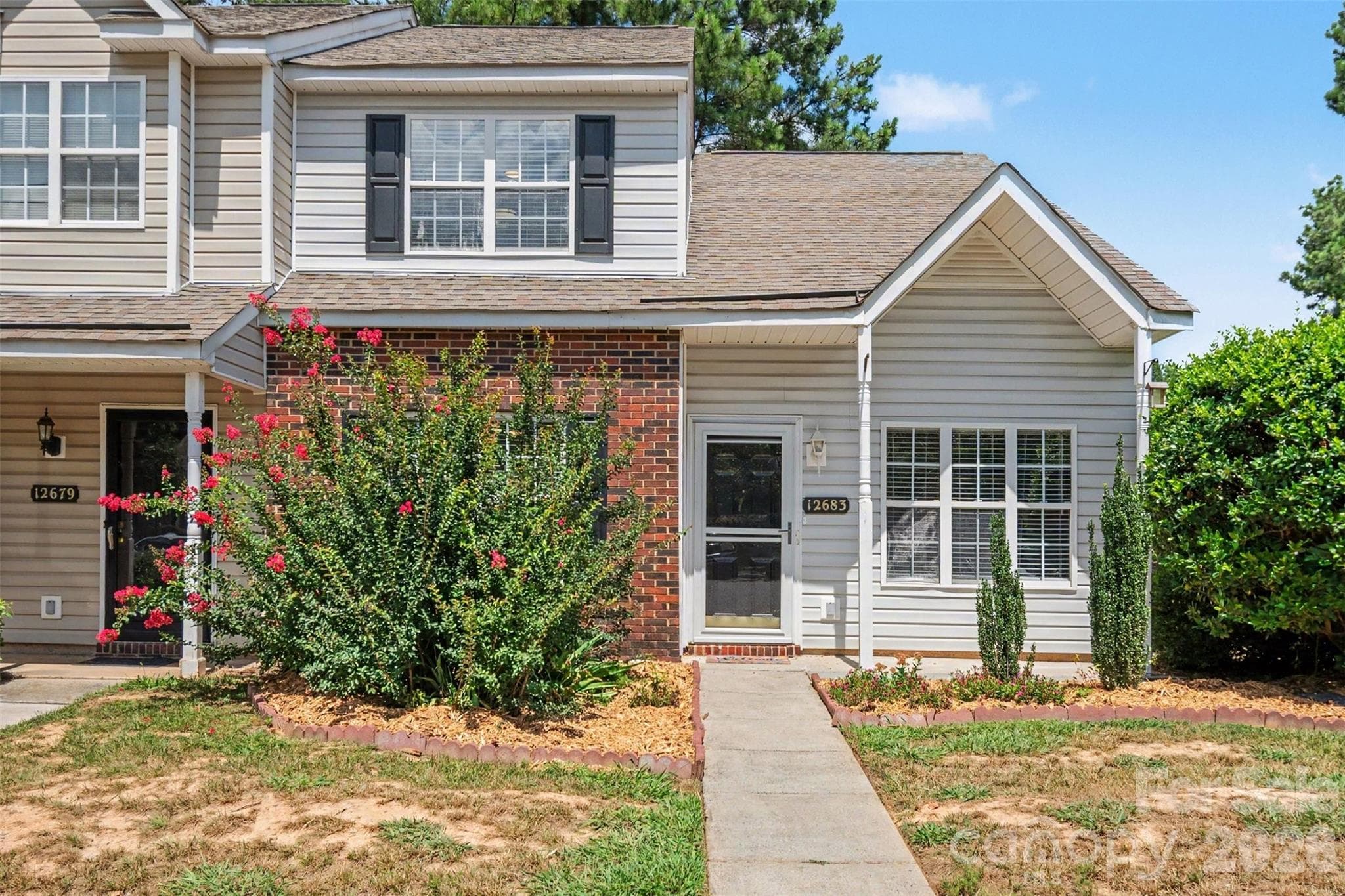 Covered front porch - 12683 Bluestem Lane, Charlotte