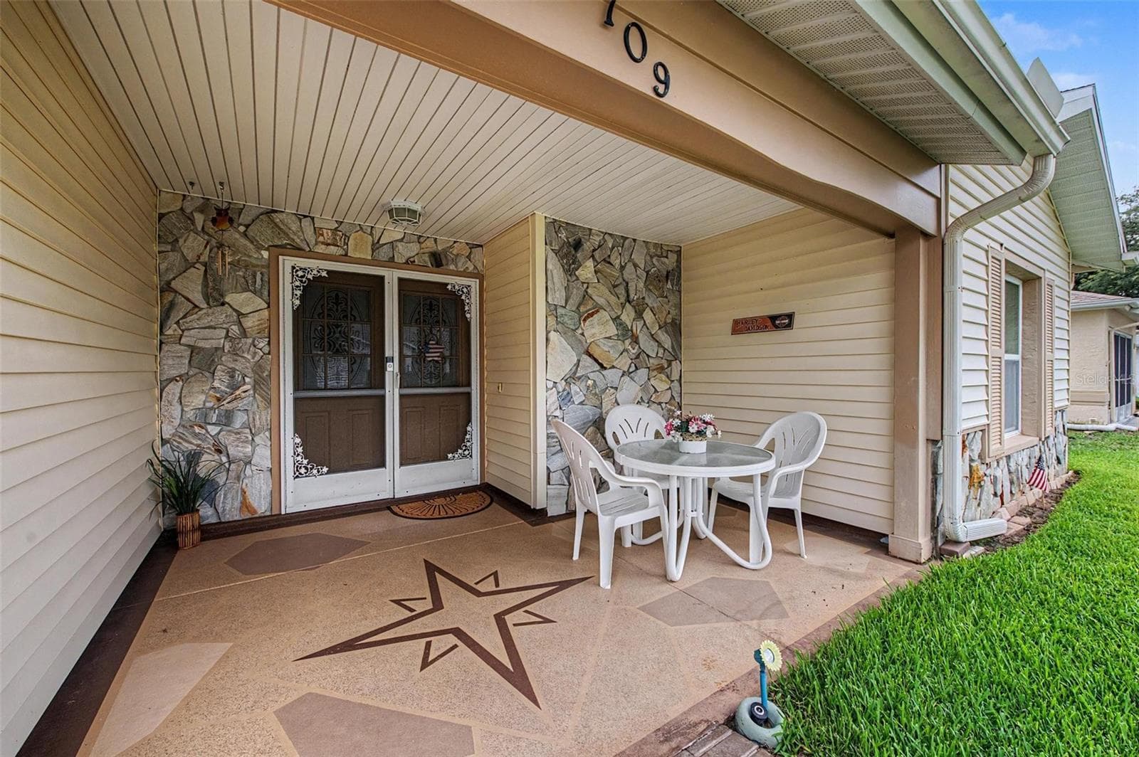 Front Porch - 4709 PORTLAND MANOR DR, NEW PORT RICHEY
