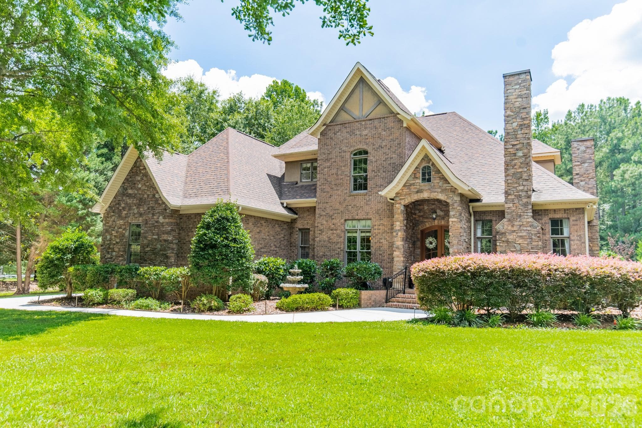 Single Family Residence at 215 Blue River Road, Lake Wylie, photo 2 of 51