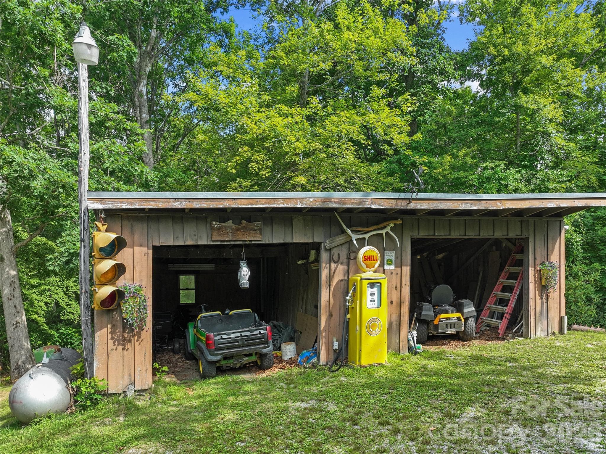 Storage shed/barn - 3151 N Bearwallow Road, Hendersonville