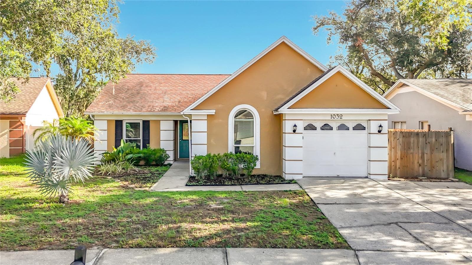 1032 HARDWOOD DR