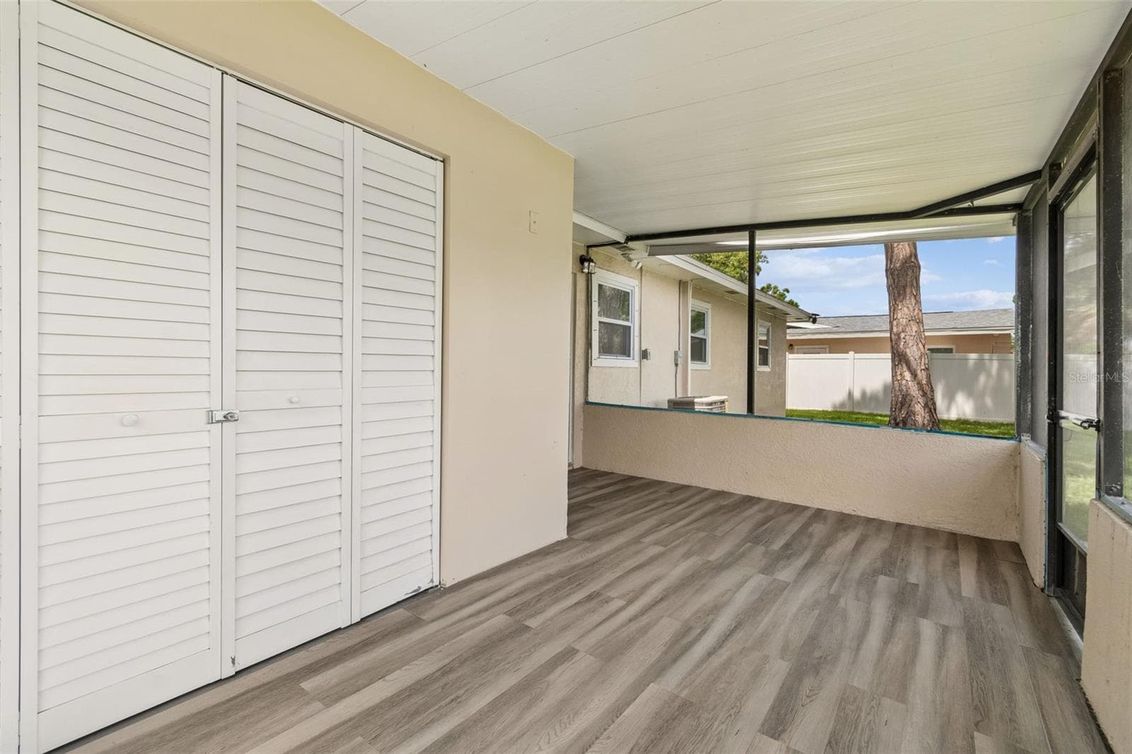 Single Family Residence at 4417 W FAIRVIEW HTS, TAMPA, photo 34 of 42