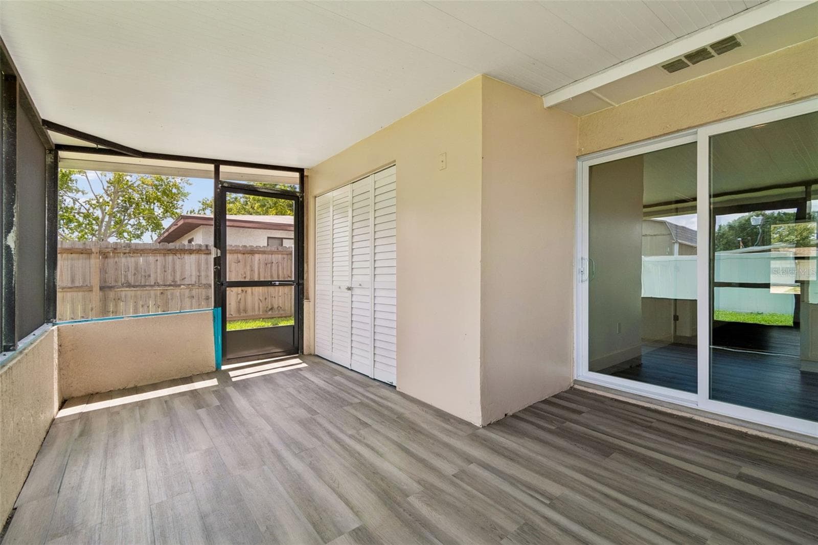 Single Family Residence at 4417 W FAIRVIEW HTS, TAMPA, photo 35 of 42