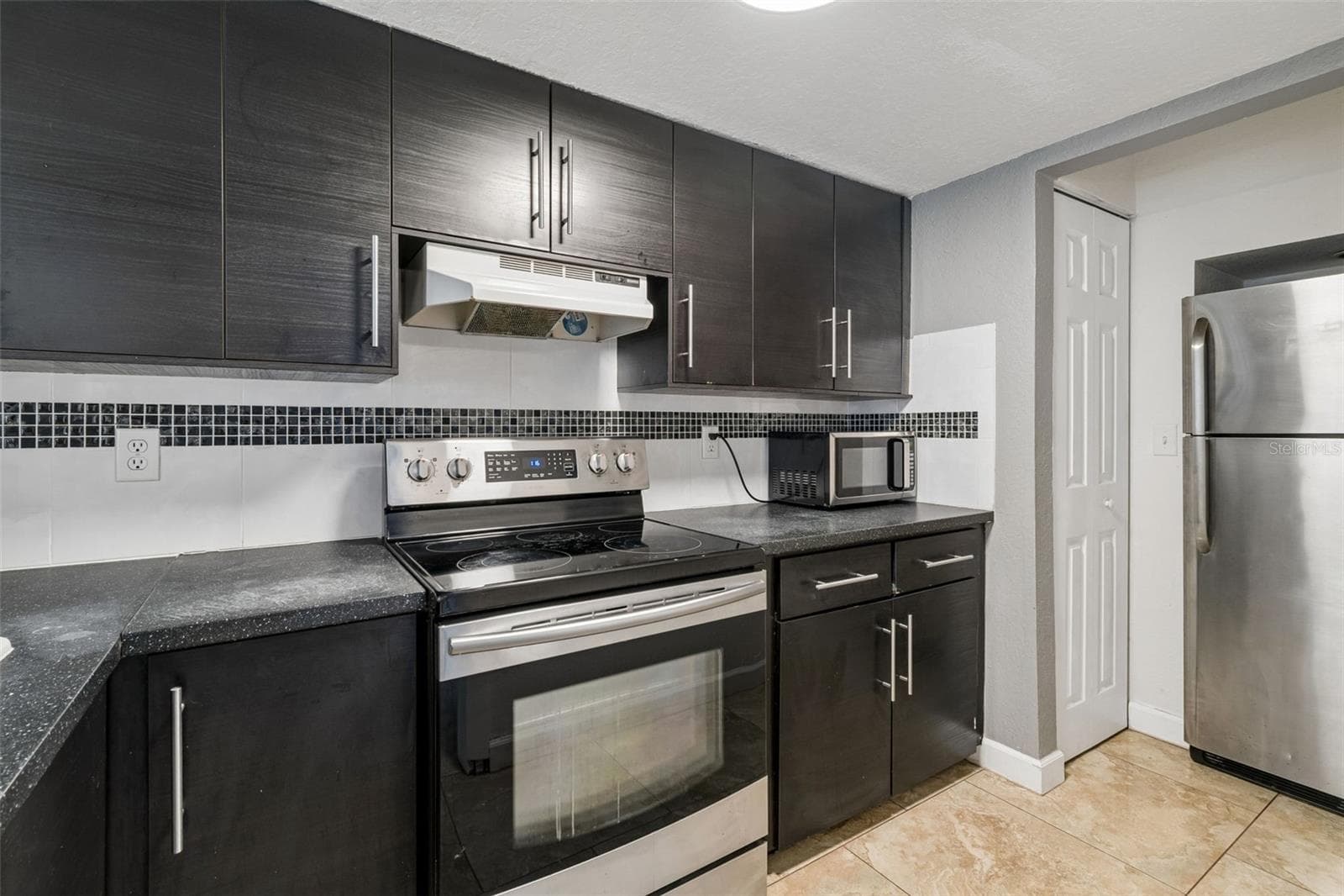 Condominium at 3841 S LAKE DR #197, TAMPA, photo 10 of 52