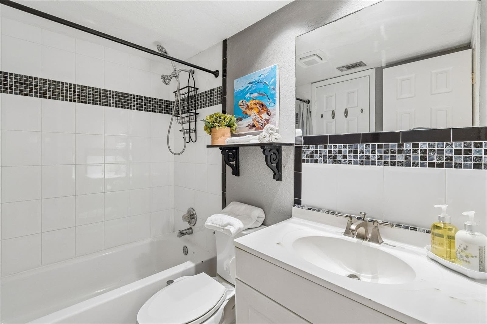 Condominium at 3841 S LAKE DR #197, TAMPA, photo 14 of 52