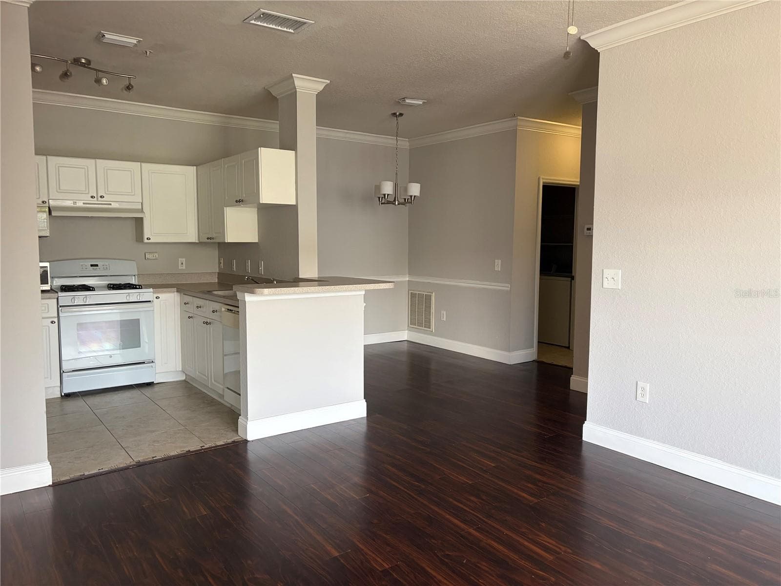 Condominium at 3325 S KIRKMAN RD #423, ORLANDO, photo 3 of 22