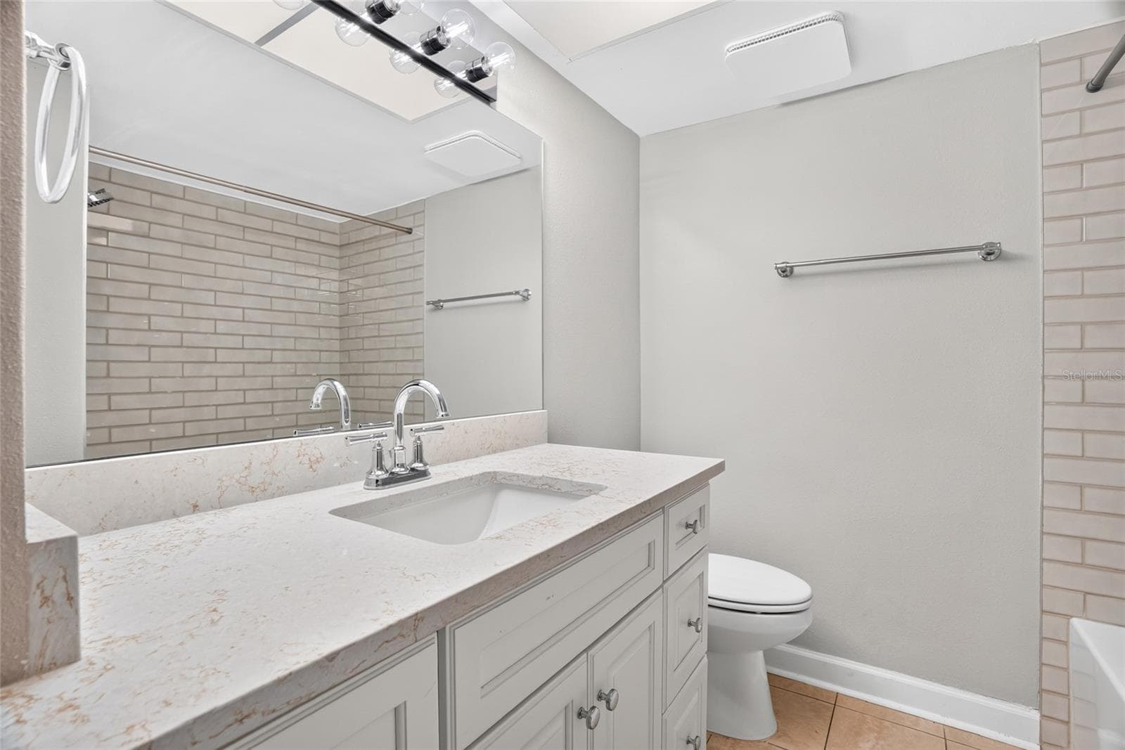 Condominium at 4570 OVERLOOK DR NE #175, ST PETERSBURG, photo 7 of 44