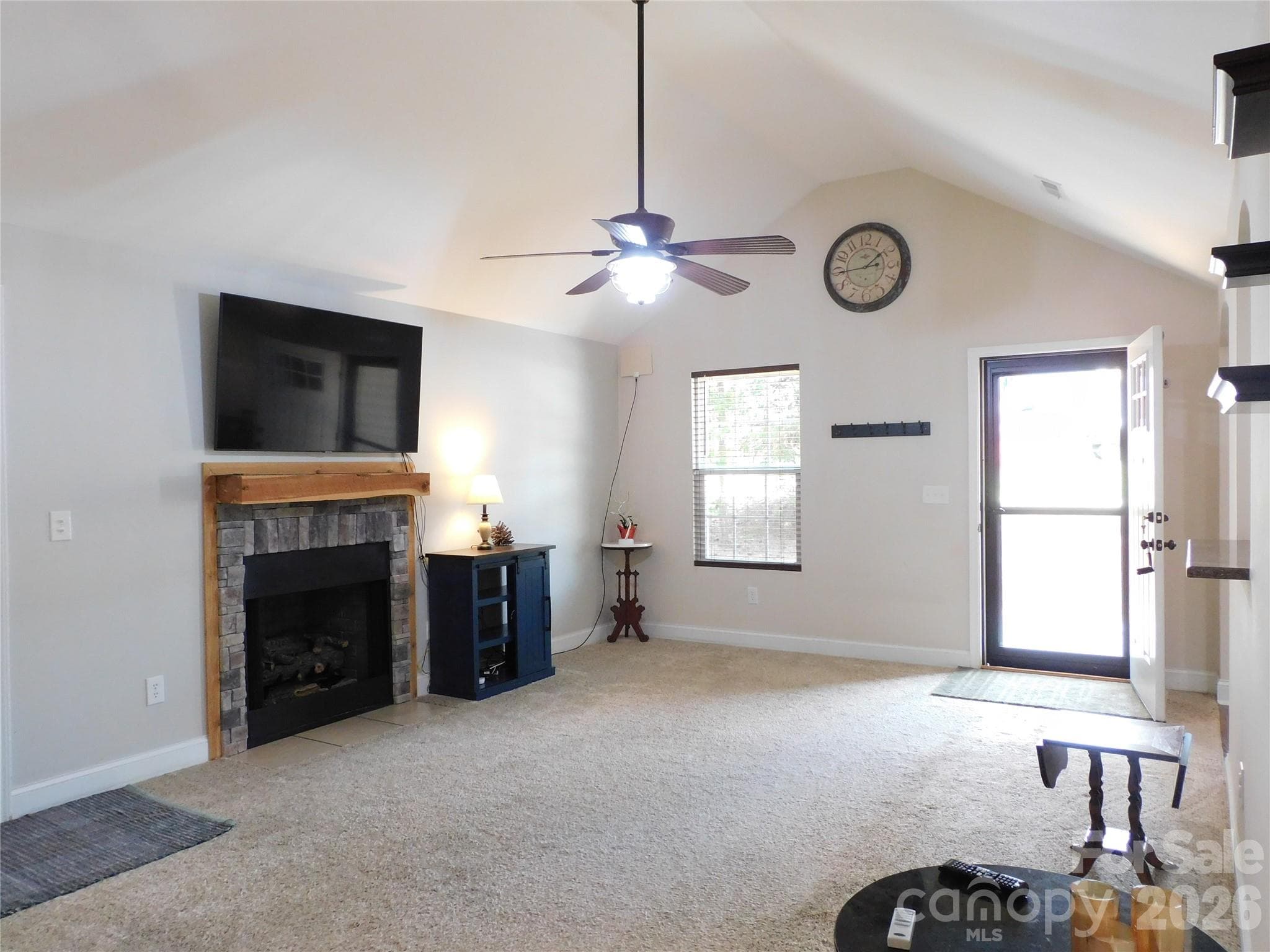 Living Area - Clover