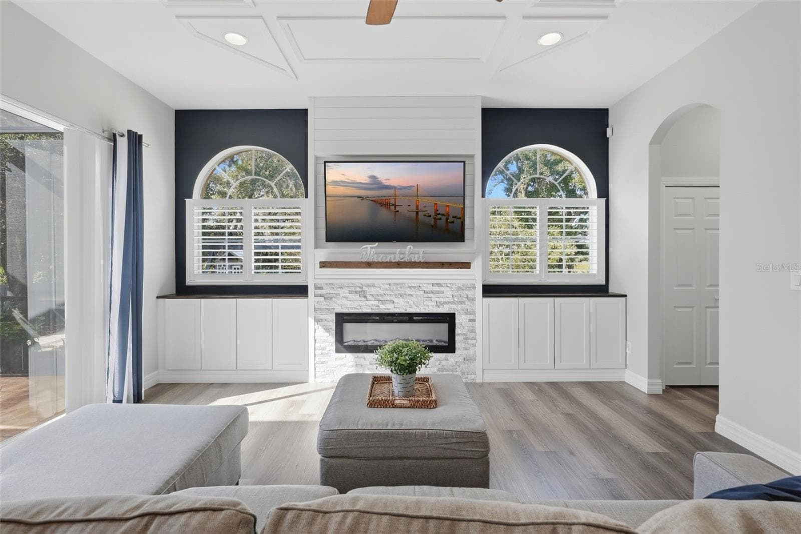 Built in cabinetry, plantation shutters, electric fireplace - 12903 DRAKEFIELD DR, SPRING HILL