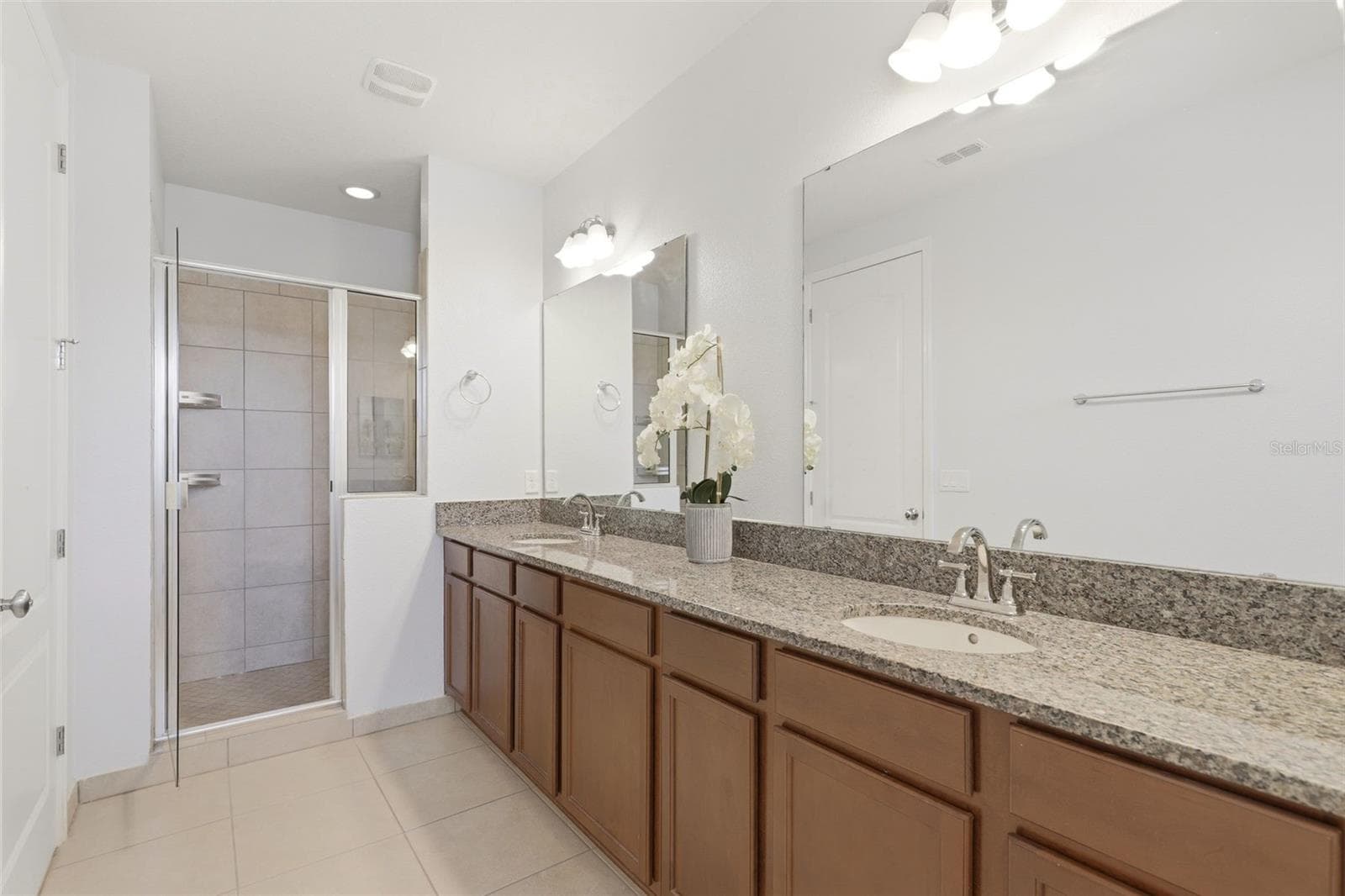 Master Bath - 10016 EAGLE CREEK CENTER BLVD, ORLANDO