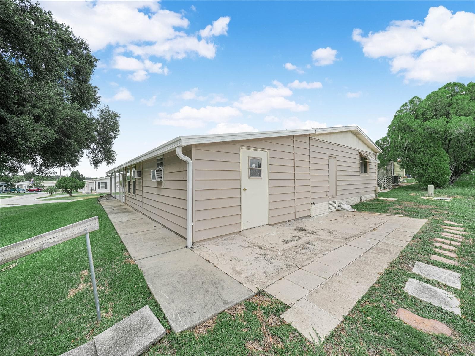 Manufactured Home at 1632 FOXWAY DR, LAKELAND, photo 26 of 27