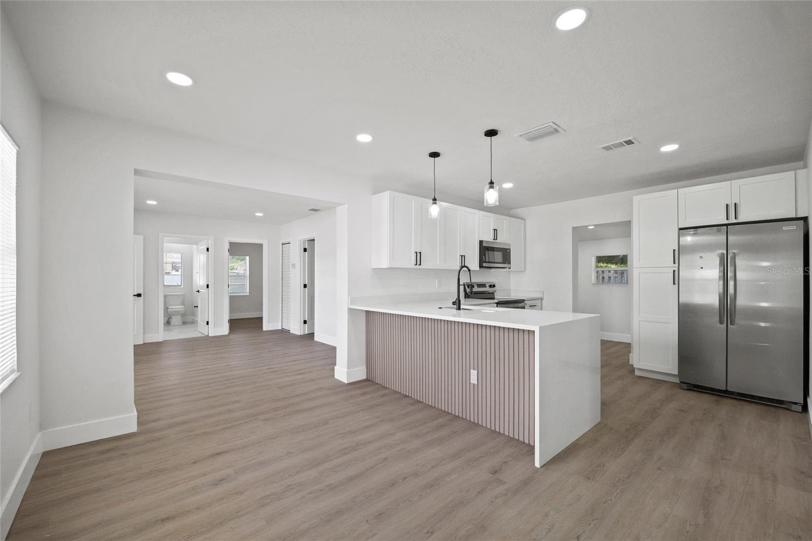 Single Family Residence at 412 20TH AVE W, PALMETTO, photo 8 of 41