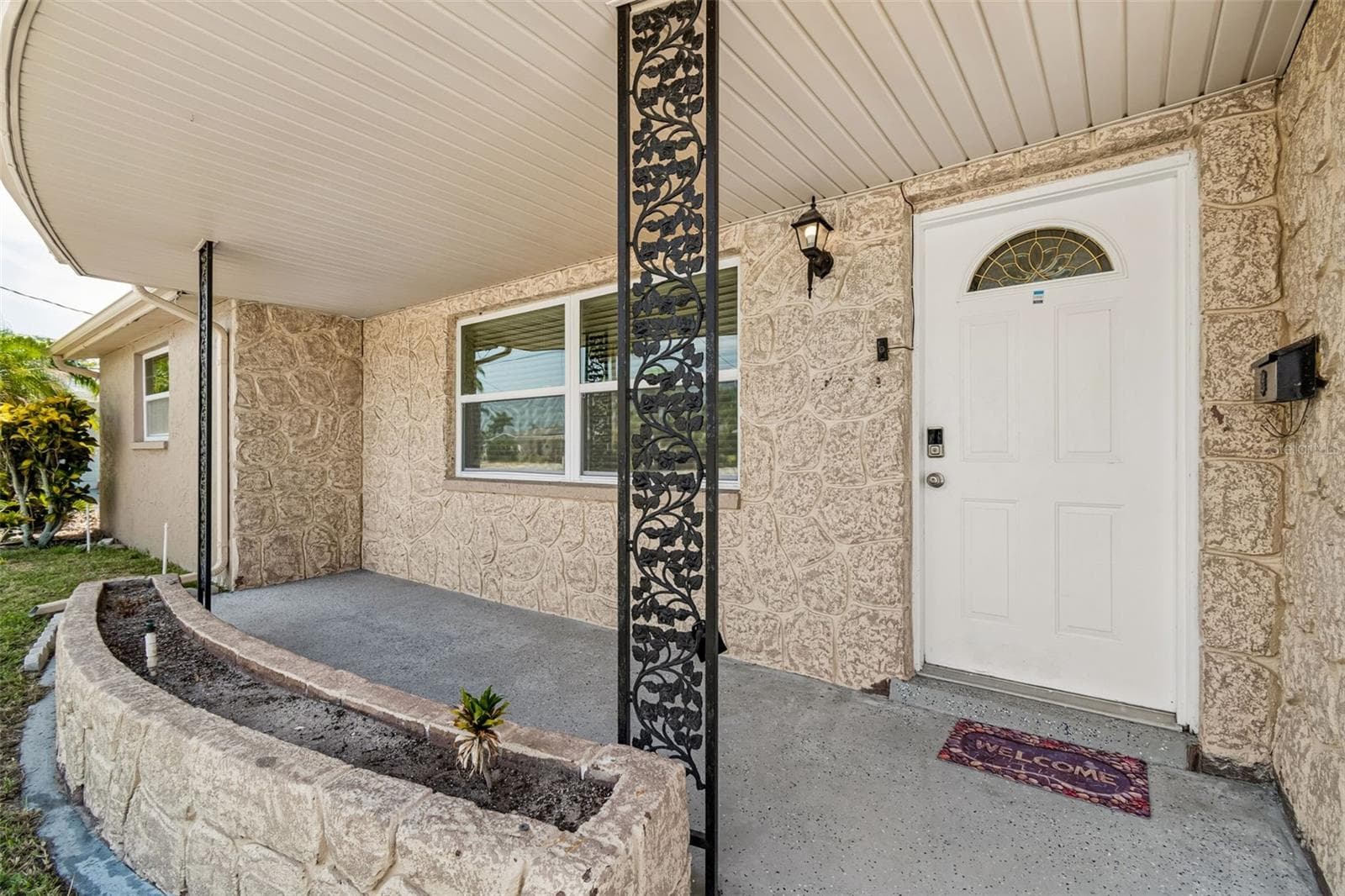 Single Family Residence at 12617 4TH ISLE, HUDSON, photo 8 of 54