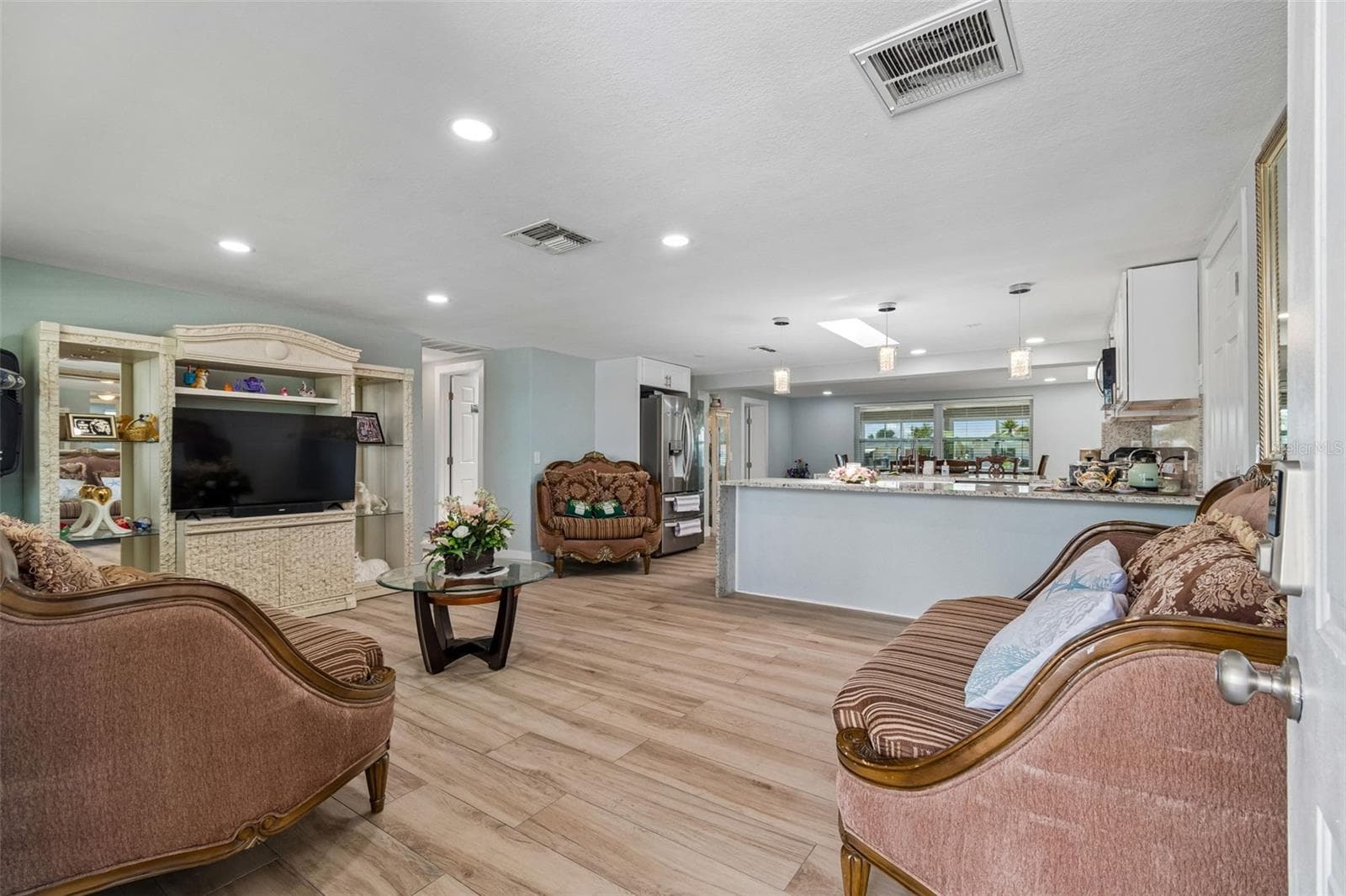 Living room - 12617 4TH ISLE, HUDSON
