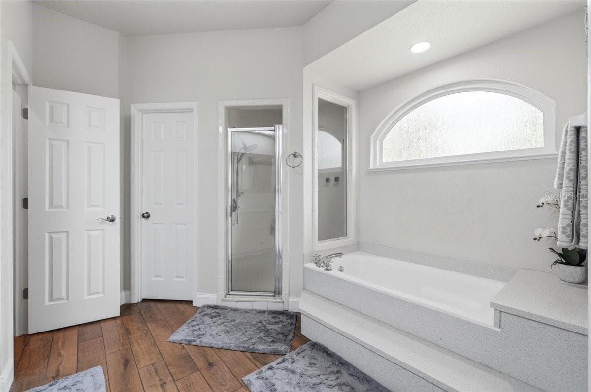 primary bath - 3158 BEAUCHAMP CT, WINTER HAVEN