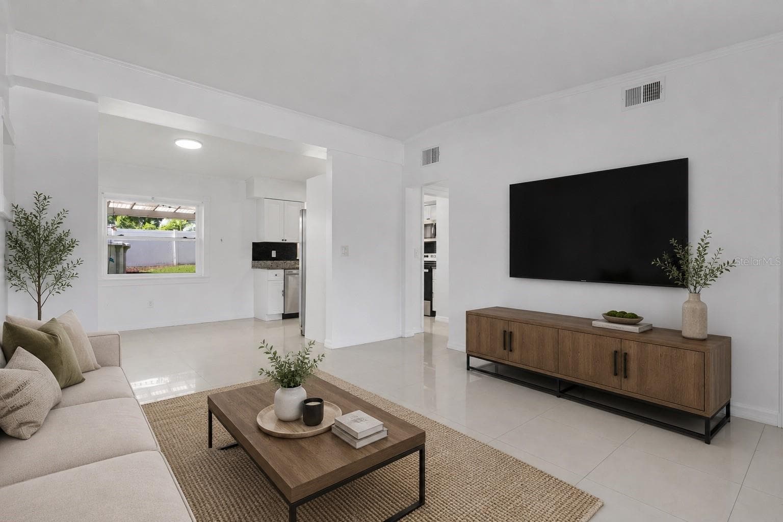 Single Family Residence at 5910 INDIAN HILL RD, ORLANDO, photo 2 of 36