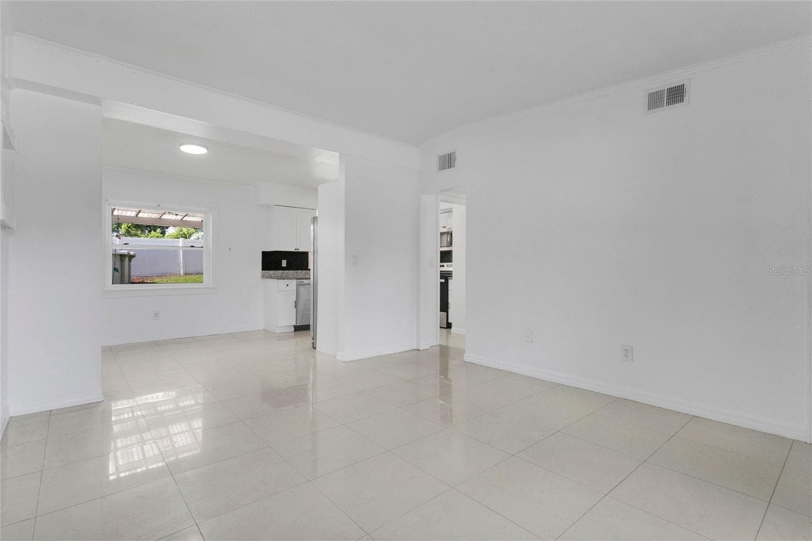 Single Family Residence at 5910 INDIAN HILL RD, ORLANDO, photo 3 of 36