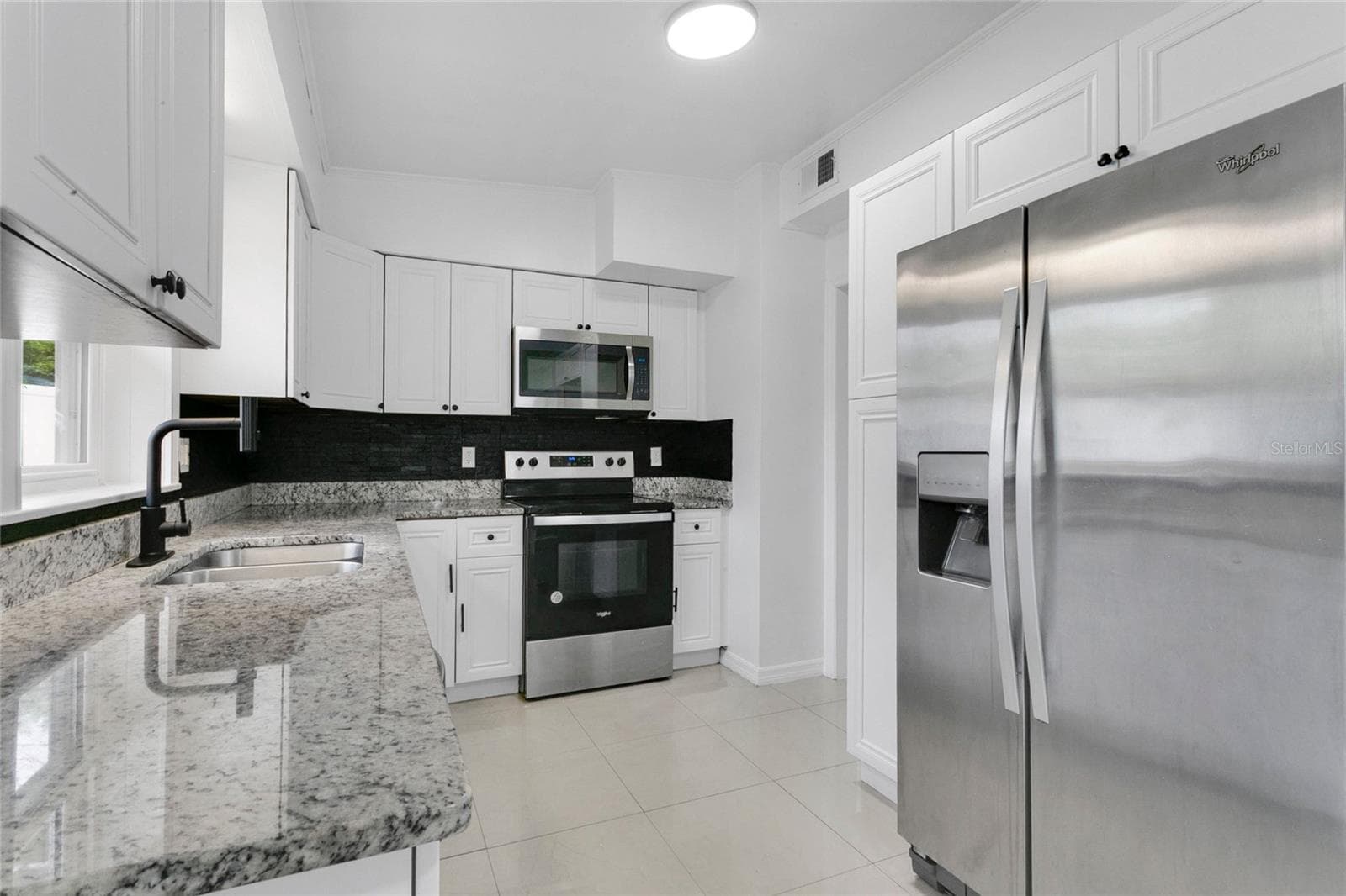 Single Family Residence at 5910 INDIAN HILL RD, ORLANDO, photo 9 of 36