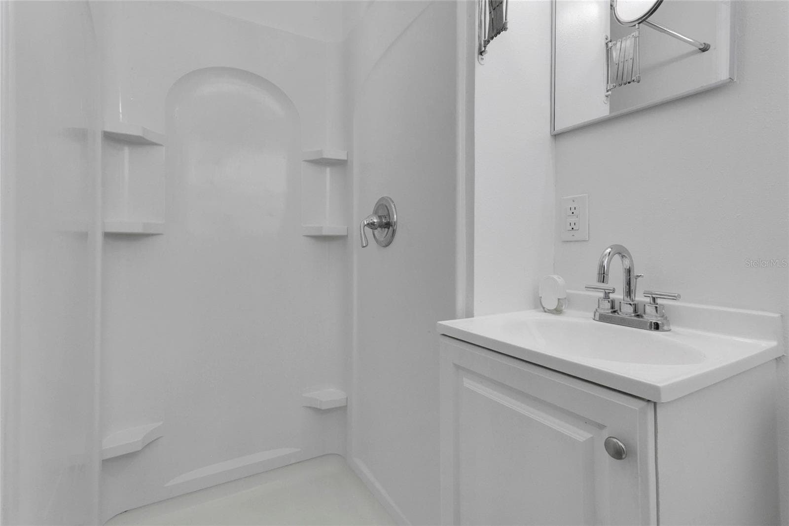 Single Family Residence at 5910 INDIAN HILL RD, ORLANDO, photo 18 of 36