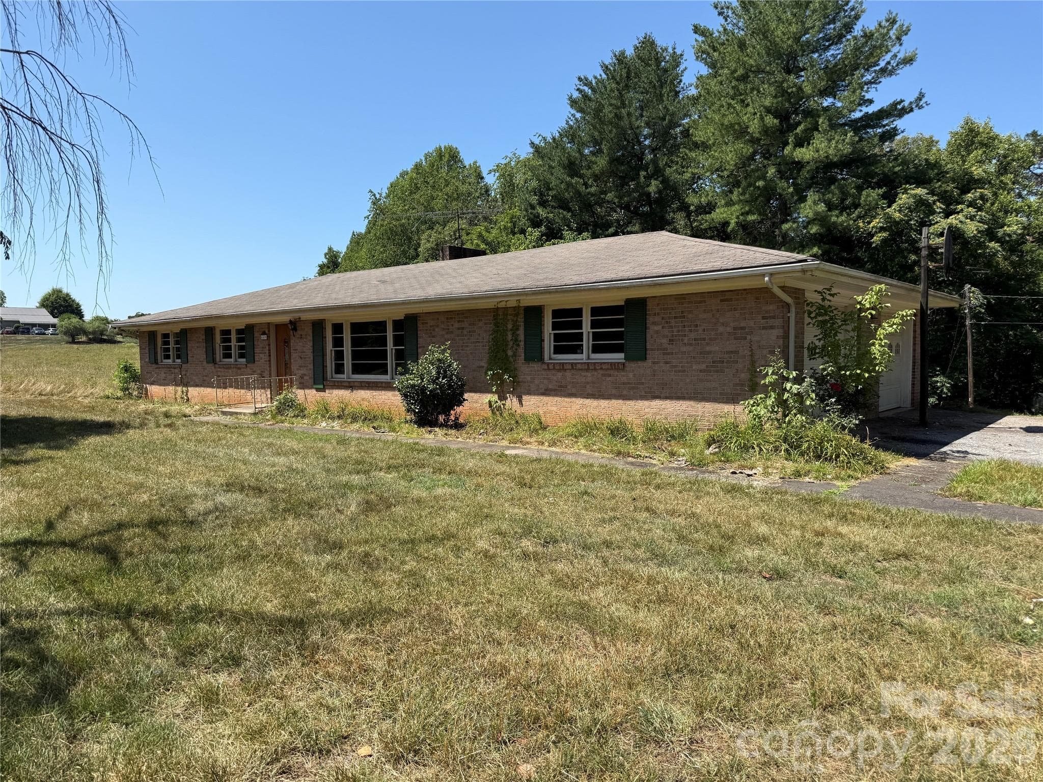 Single Family Residence at 649 Curtis Bridge Road, North Wilkesboro, photo 6 of 31