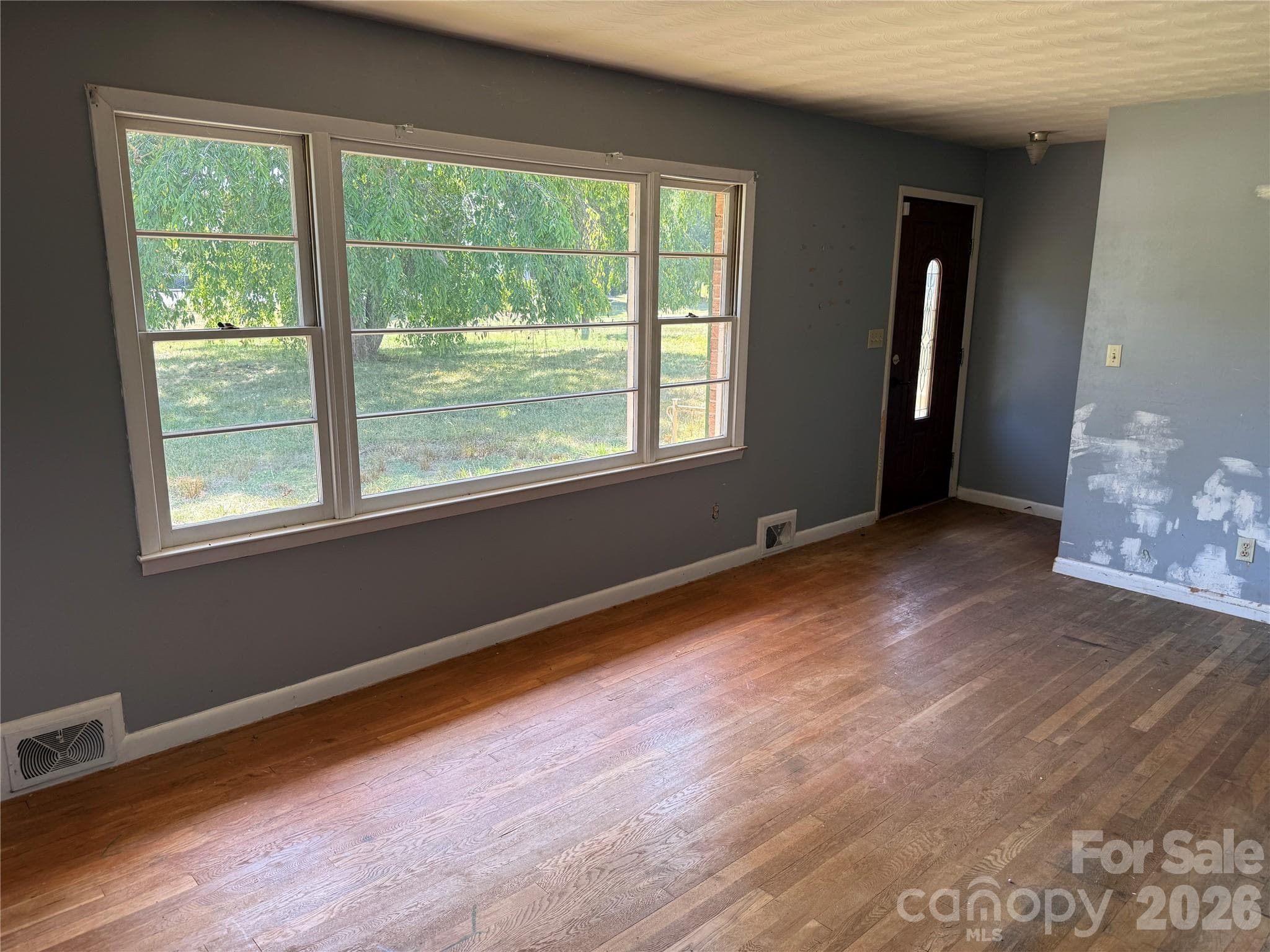 Single Family Residence at 649 Curtis Bridge Road, North Wilkesboro, photo 10 of 31