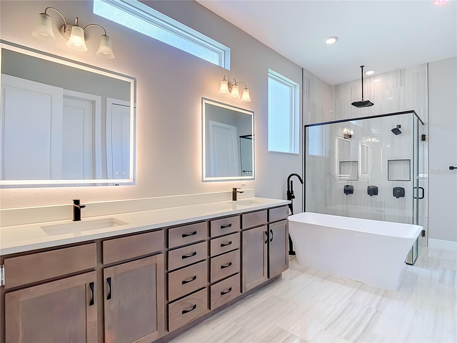 Single Family Residence at 8891 DRUMMER PLANK DR, WESLEY CHAPEL, photo 13 of 34
