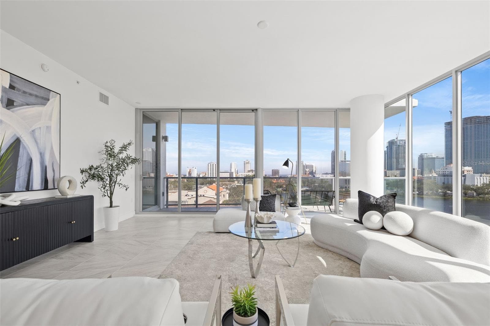 10 foot ceilings in main living area - 777 3RD AVE N #805, ST PETERSBURG