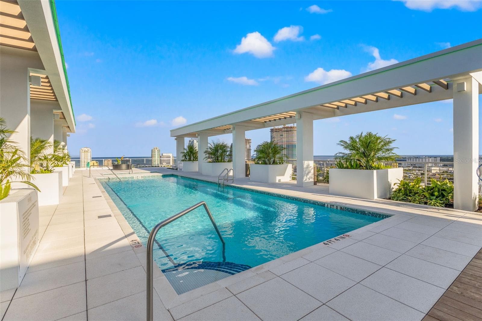 Rooftop pool - 777 3RD AVE N #805, ST PETERSBURG