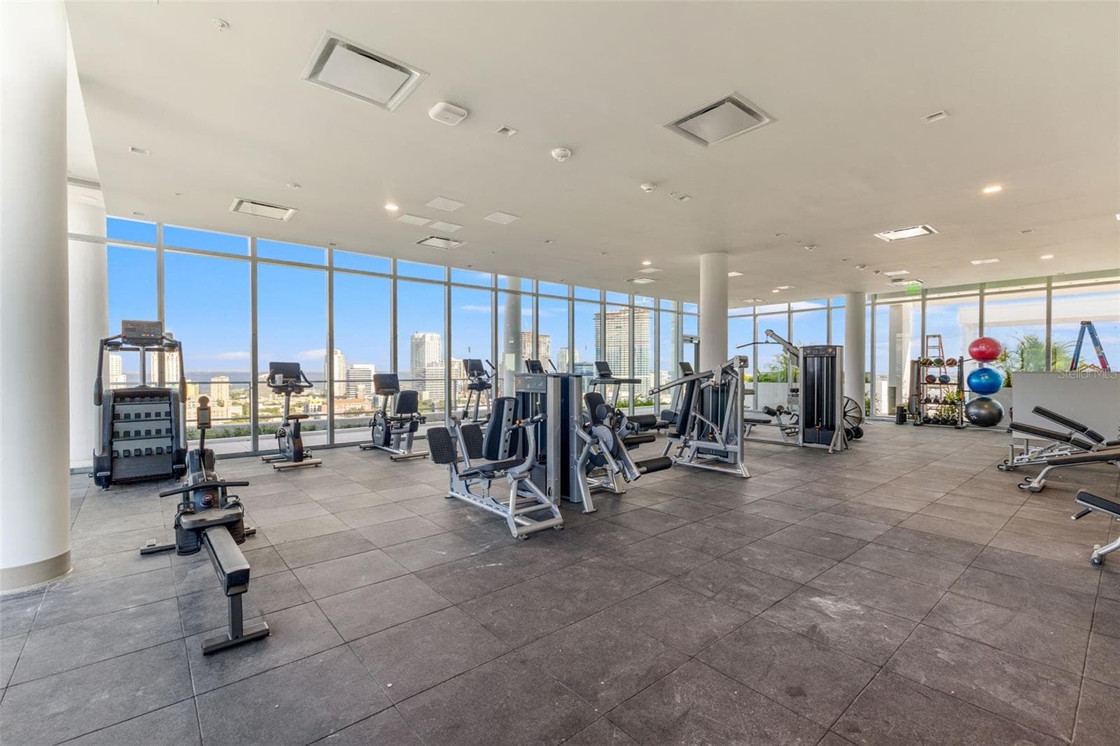 Rooftop fitness center with 3 full window walls with amazing views as you work out - 777 3RD AVE N #805, ST PETERSBURG