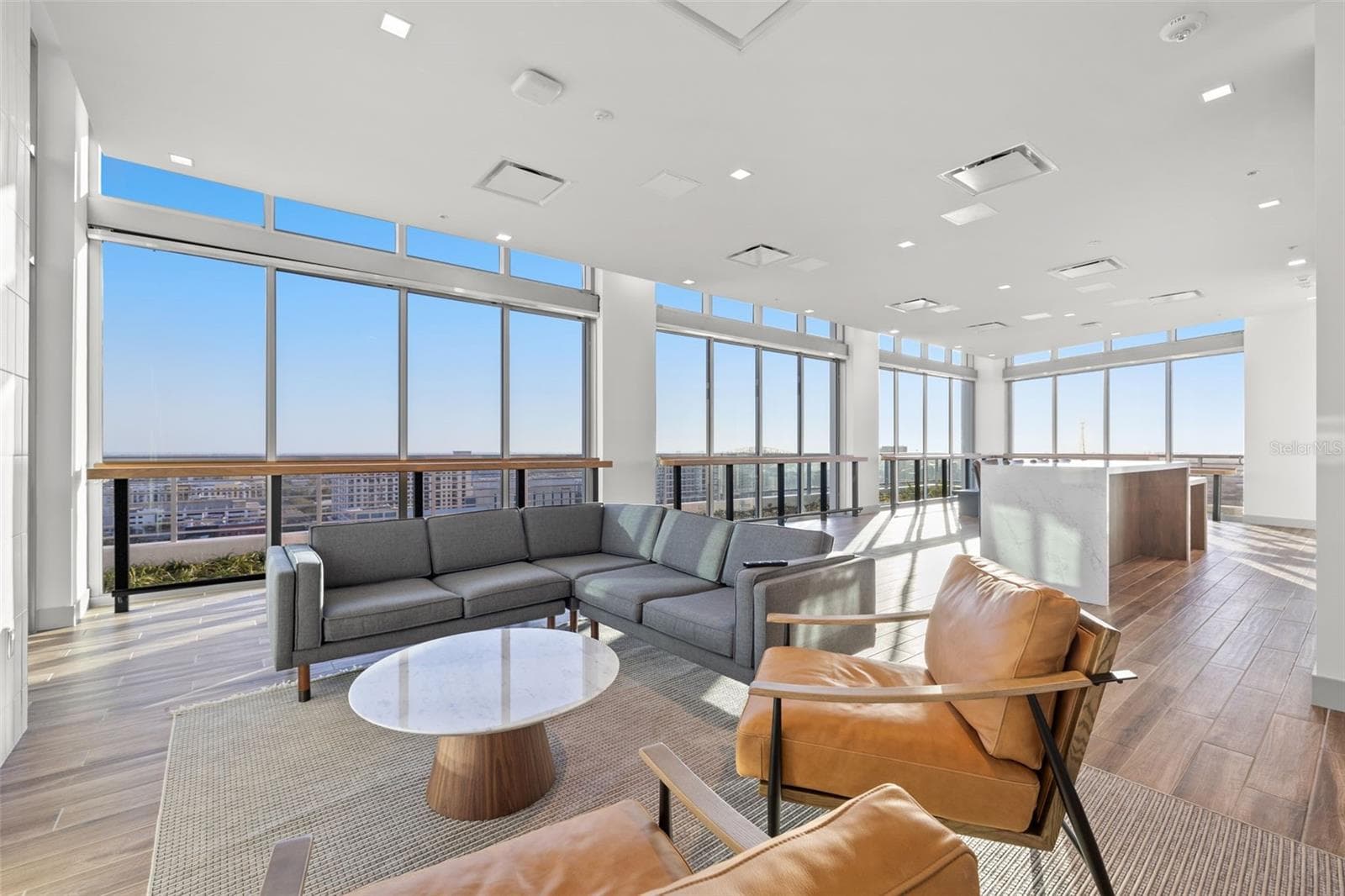Rooftop community room - 777 3RD AVE N #805, ST PETERSBURG