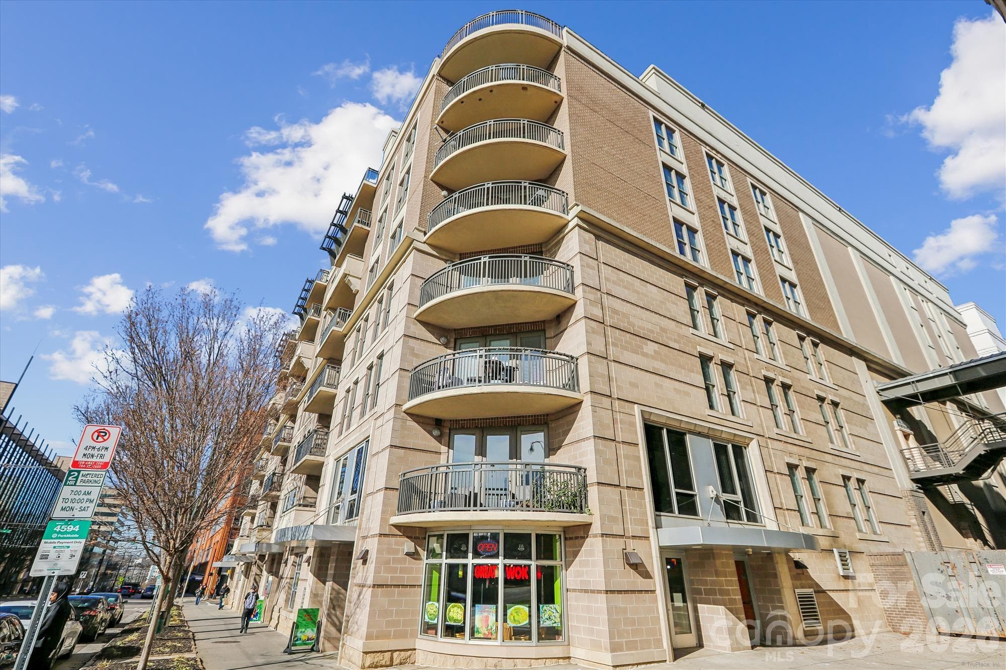 718 W Trade Street