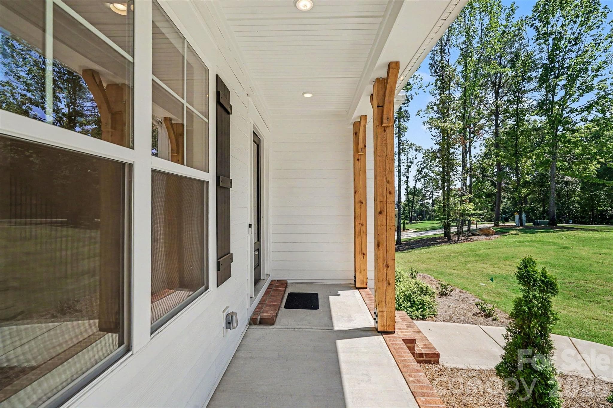 Single Family Residence at 131 High Lake Drive, Statesville, photo 9 of 48
