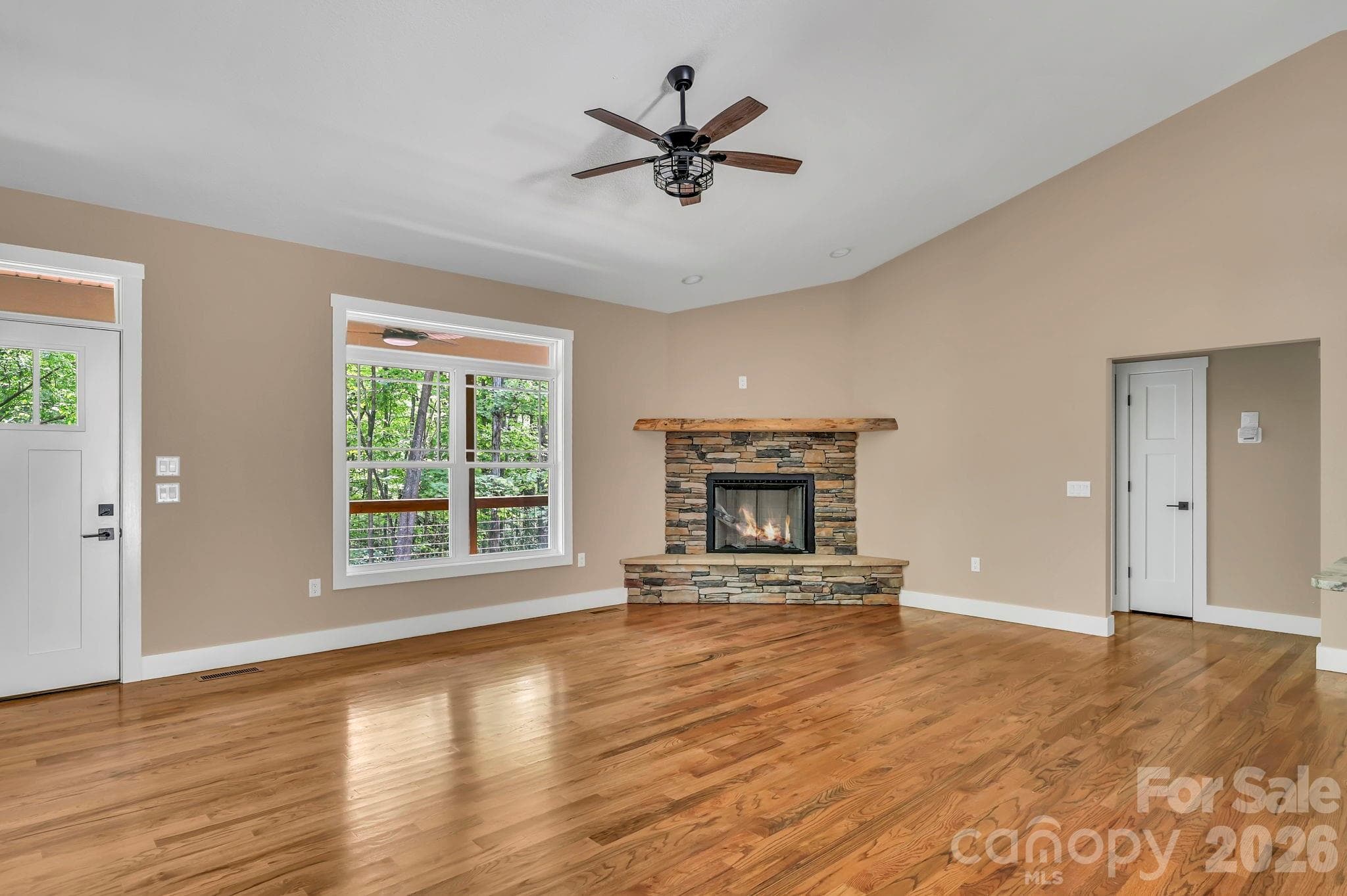 Single Family Residence at 63 Abbey Lane, Hendersonville, photo 17 of 36