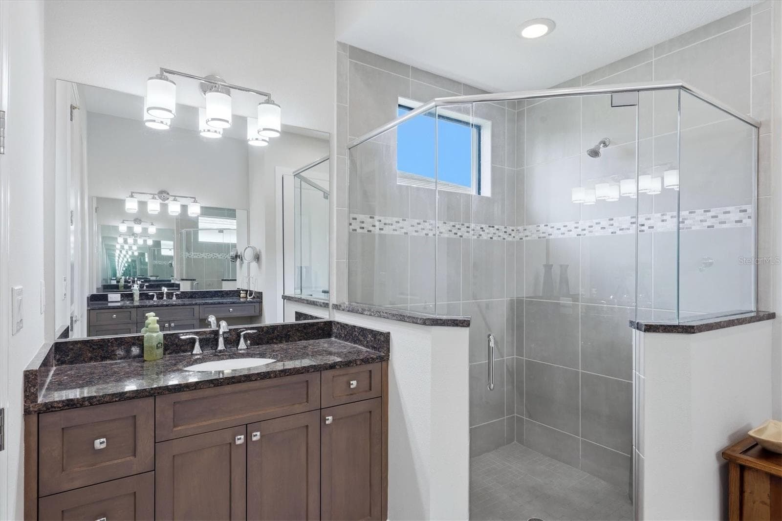 1st Vanity & Sink in Primary Suite (2nd Vanity Sink on Opposite Wall) - 7712 SANDHILL LAKE DR, SARASOTA
