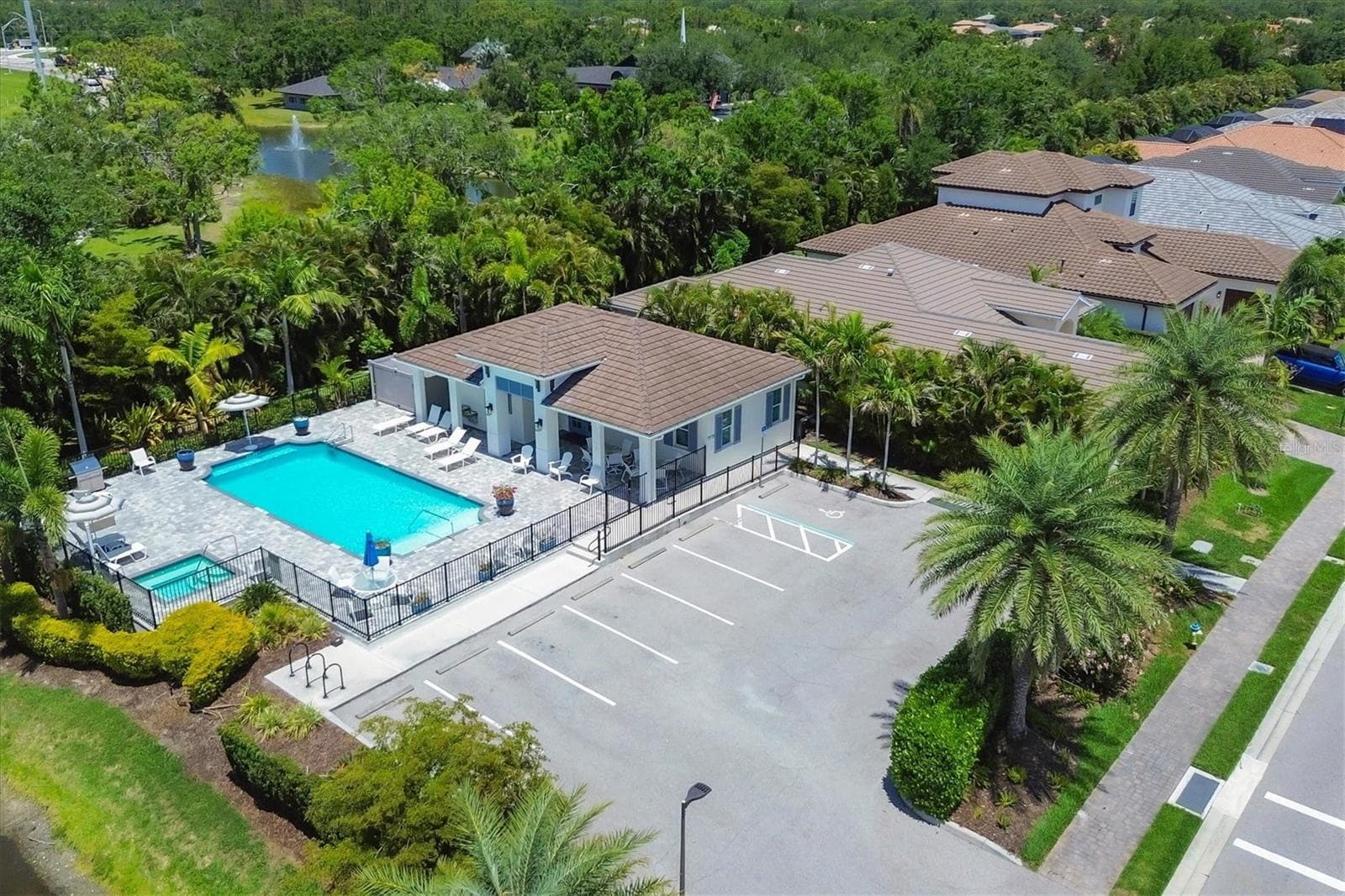 Community Pool, Hot Tub, Clubhouse - 7712 SANDHILL LAKE DR, SARASOTA