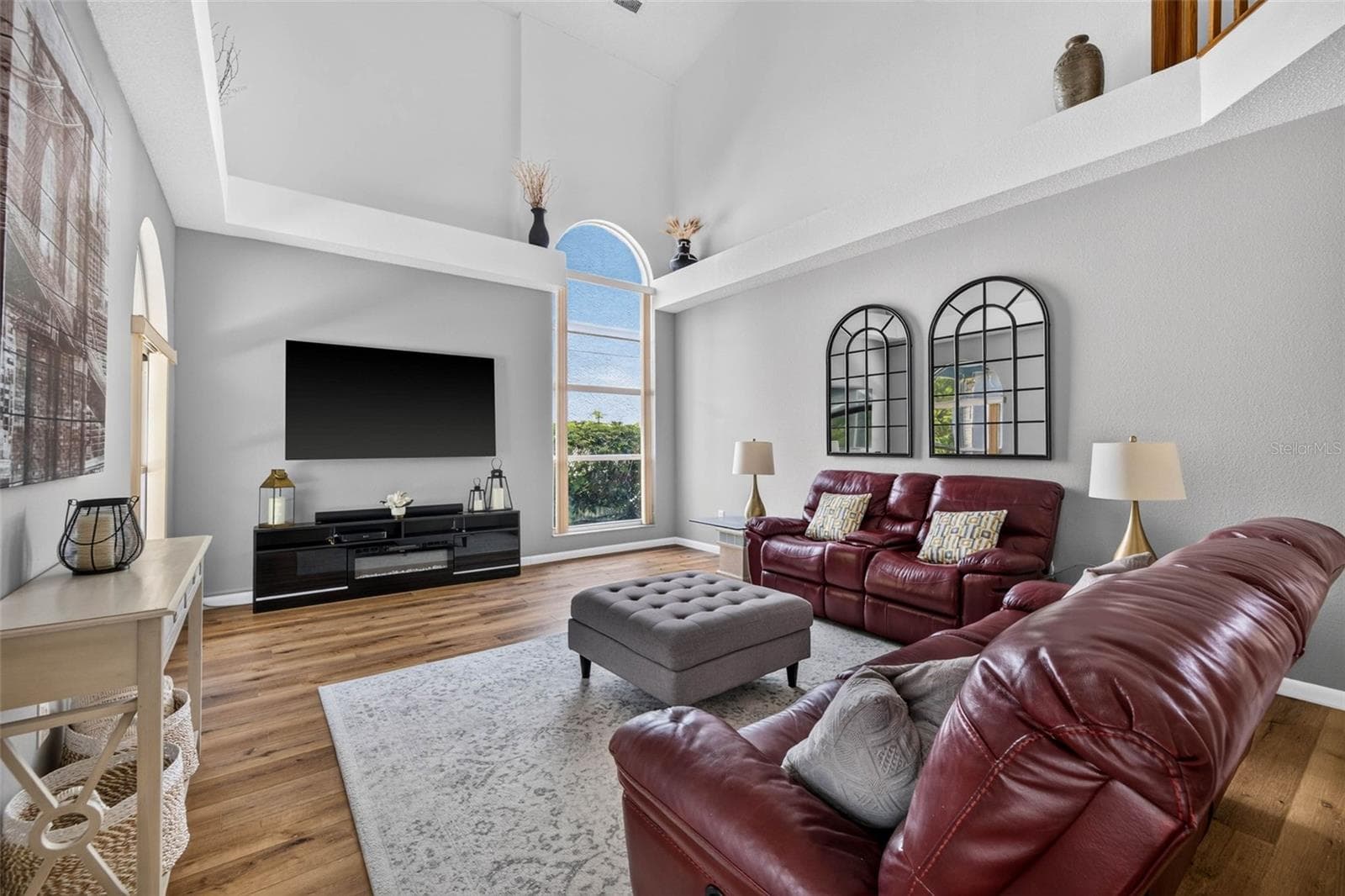 Single Family Residence at 11123 CLAYRIDGE DR, TAMPA, photo 11 of 34