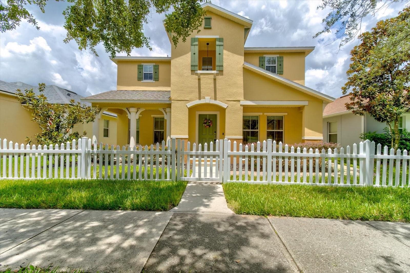 2463 LACERTA DR